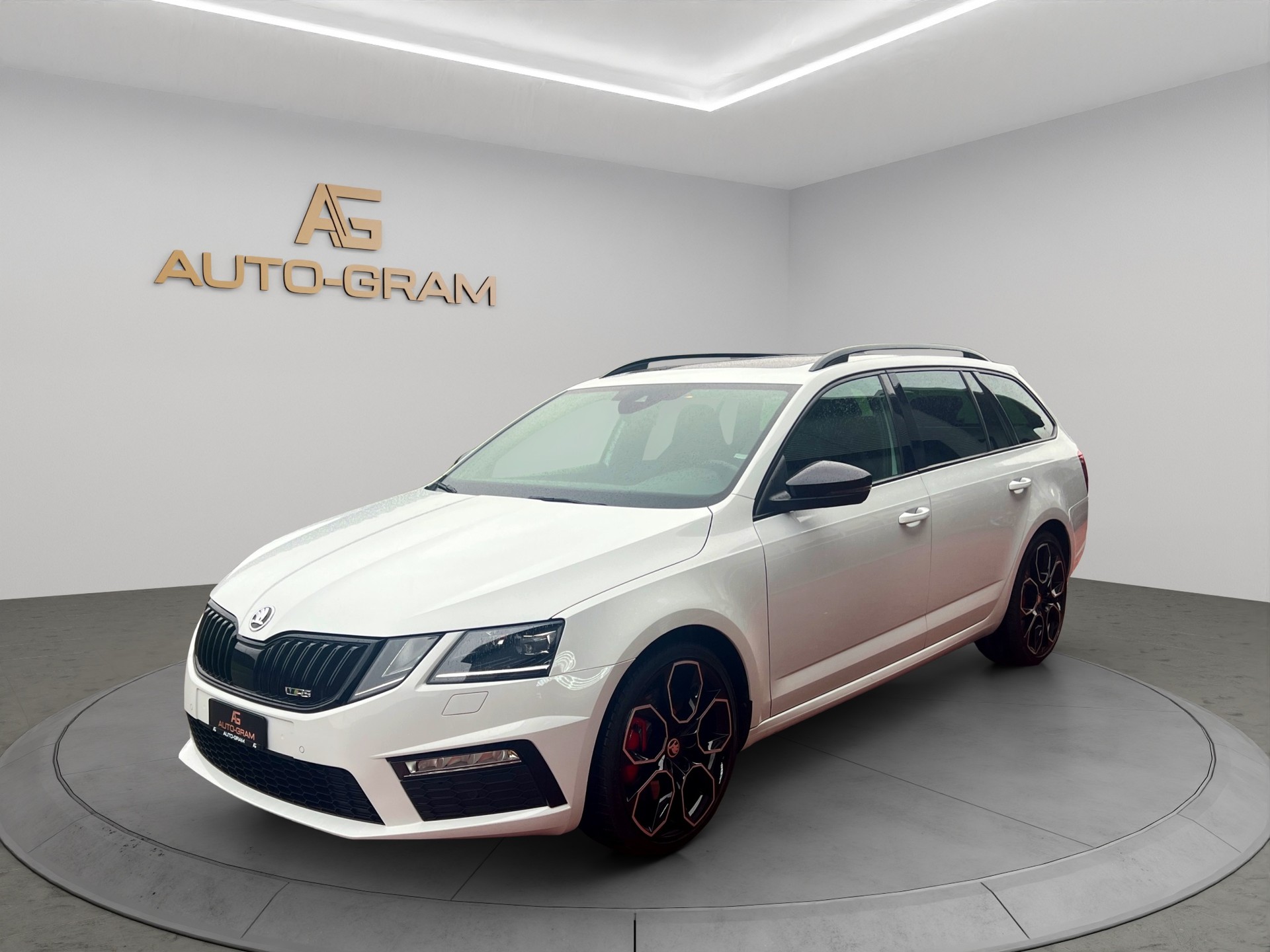 SKODA Octavia Combi 2.0 TSI RS 245 DSG-image-0