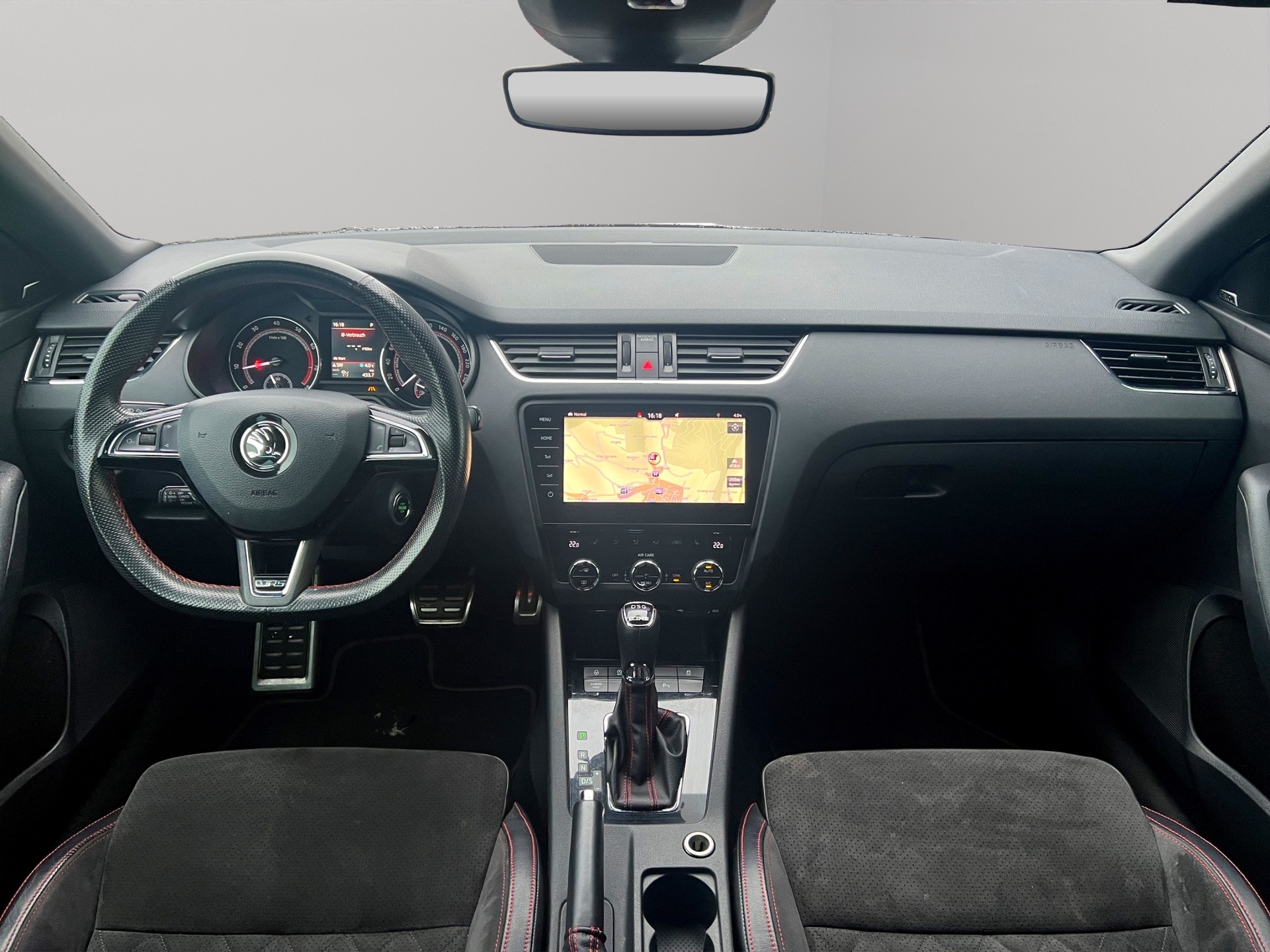 SKODA Octavia Combi 2.0 TSI RS 245 DSG-image-13