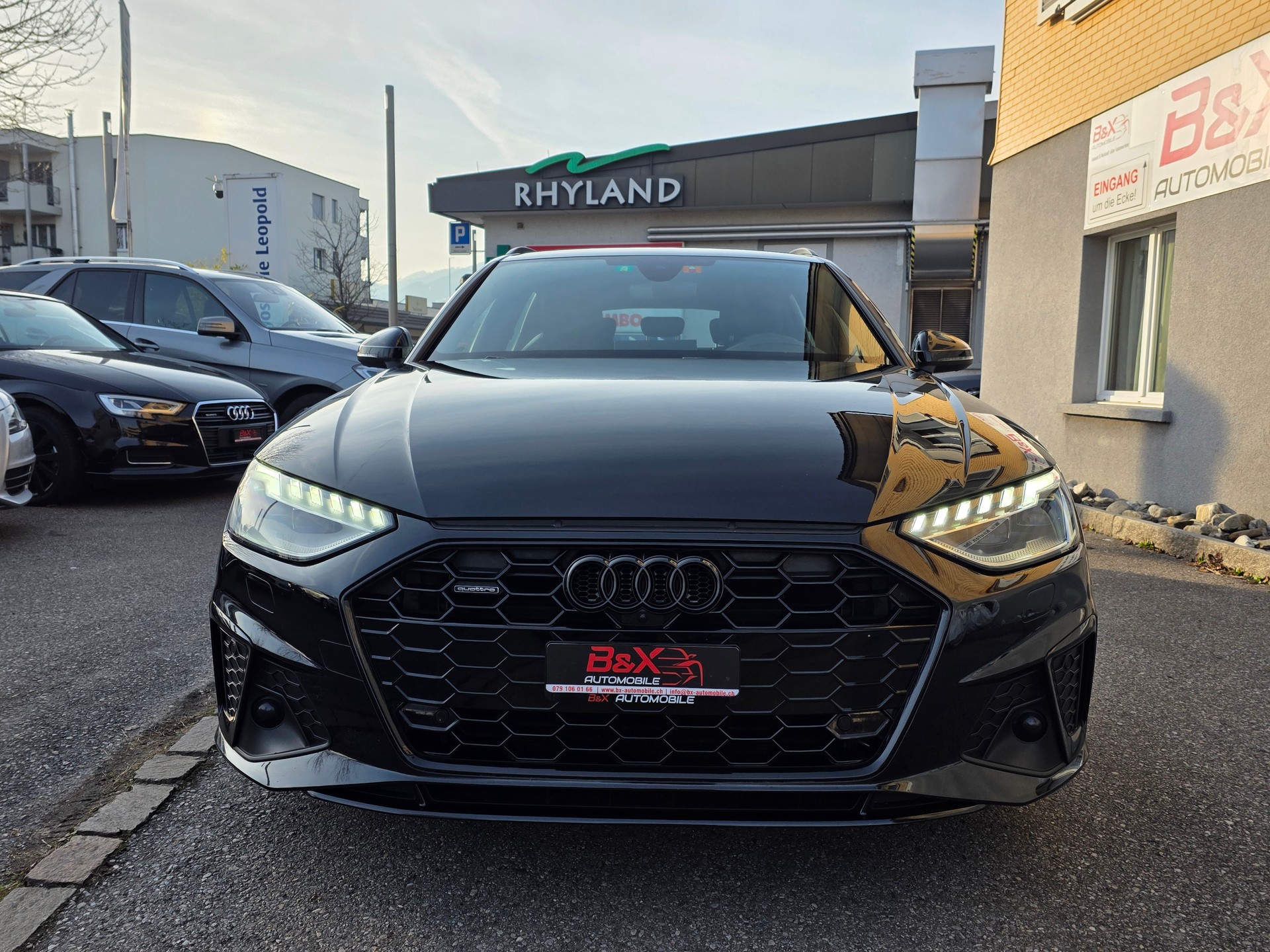 AUDI A4 Avant 40 TDI S line Attraction quattro S-tronic-image-1
