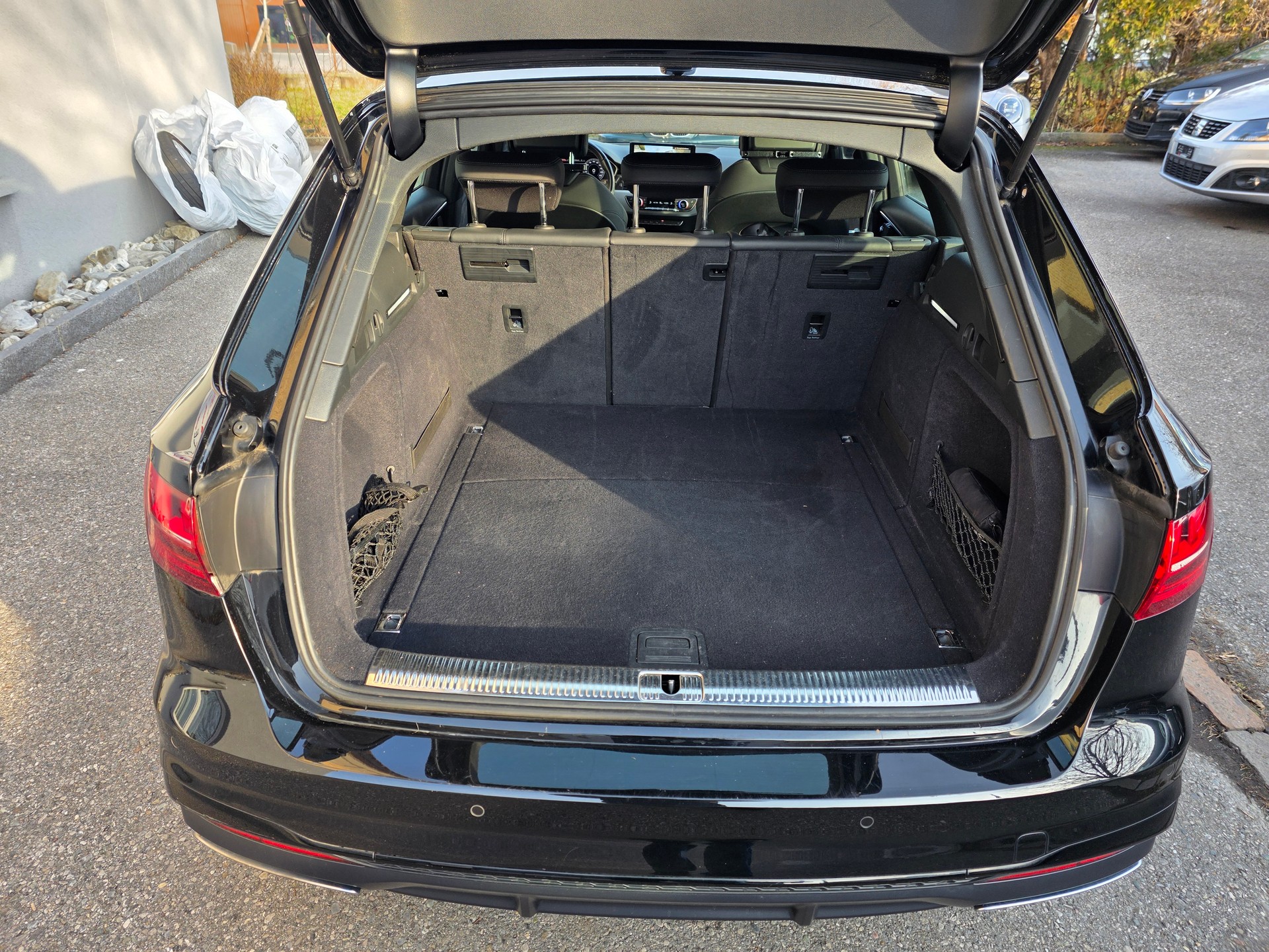 AUDI A4 Avant 40 TDI S line Attraction quattro S-tronic-image-7