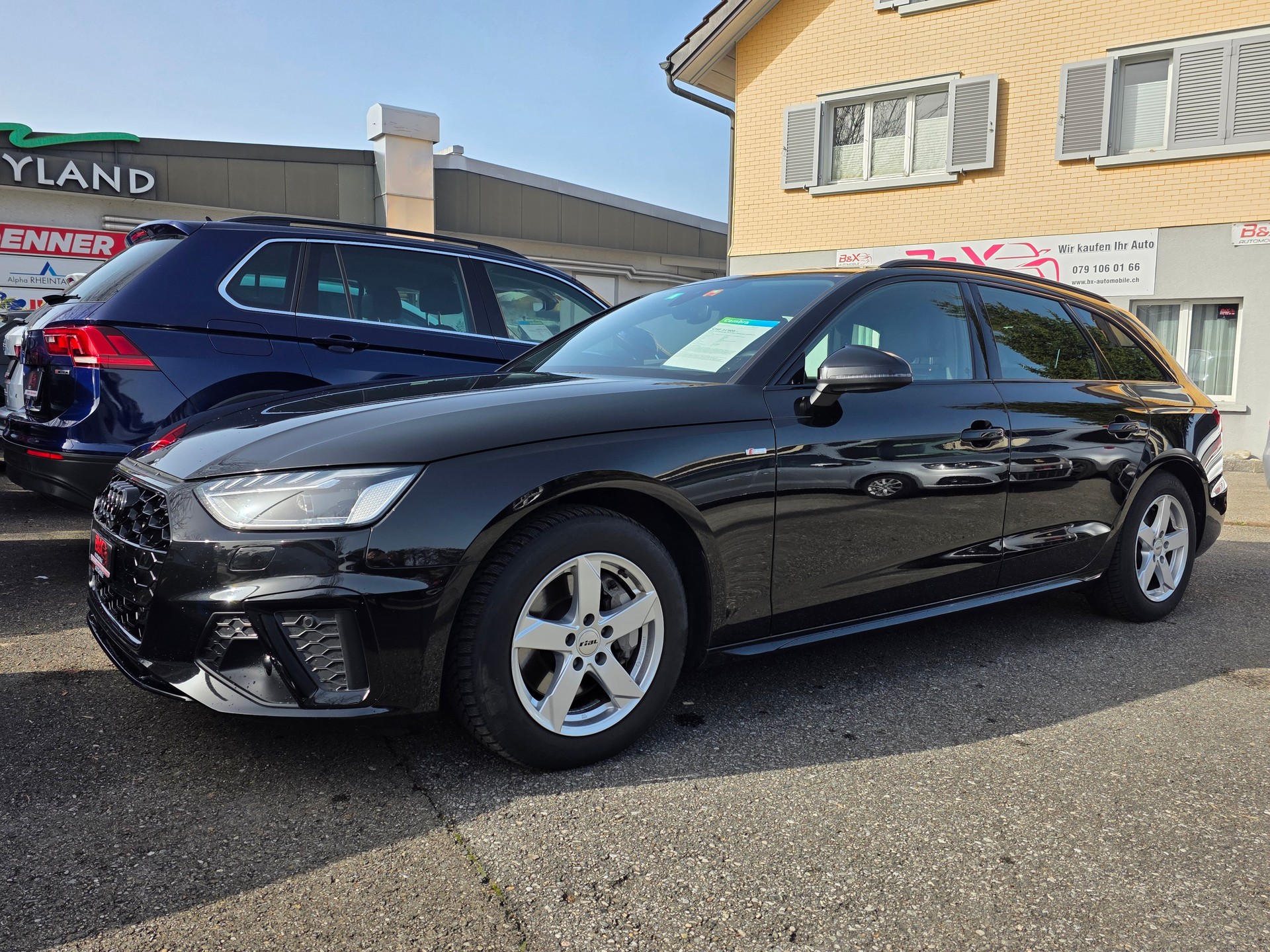 AUDI A4 Avant 40 TDI S line Attraction quattro S-tronic-image-14