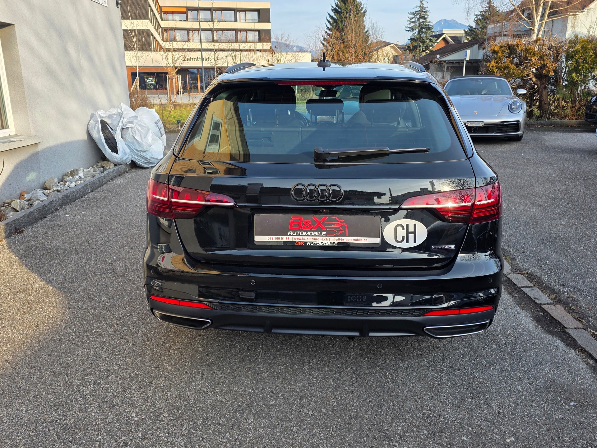 AUDI A4 Avant 40 TDI S line Attraction quattro S-tronic-image-6