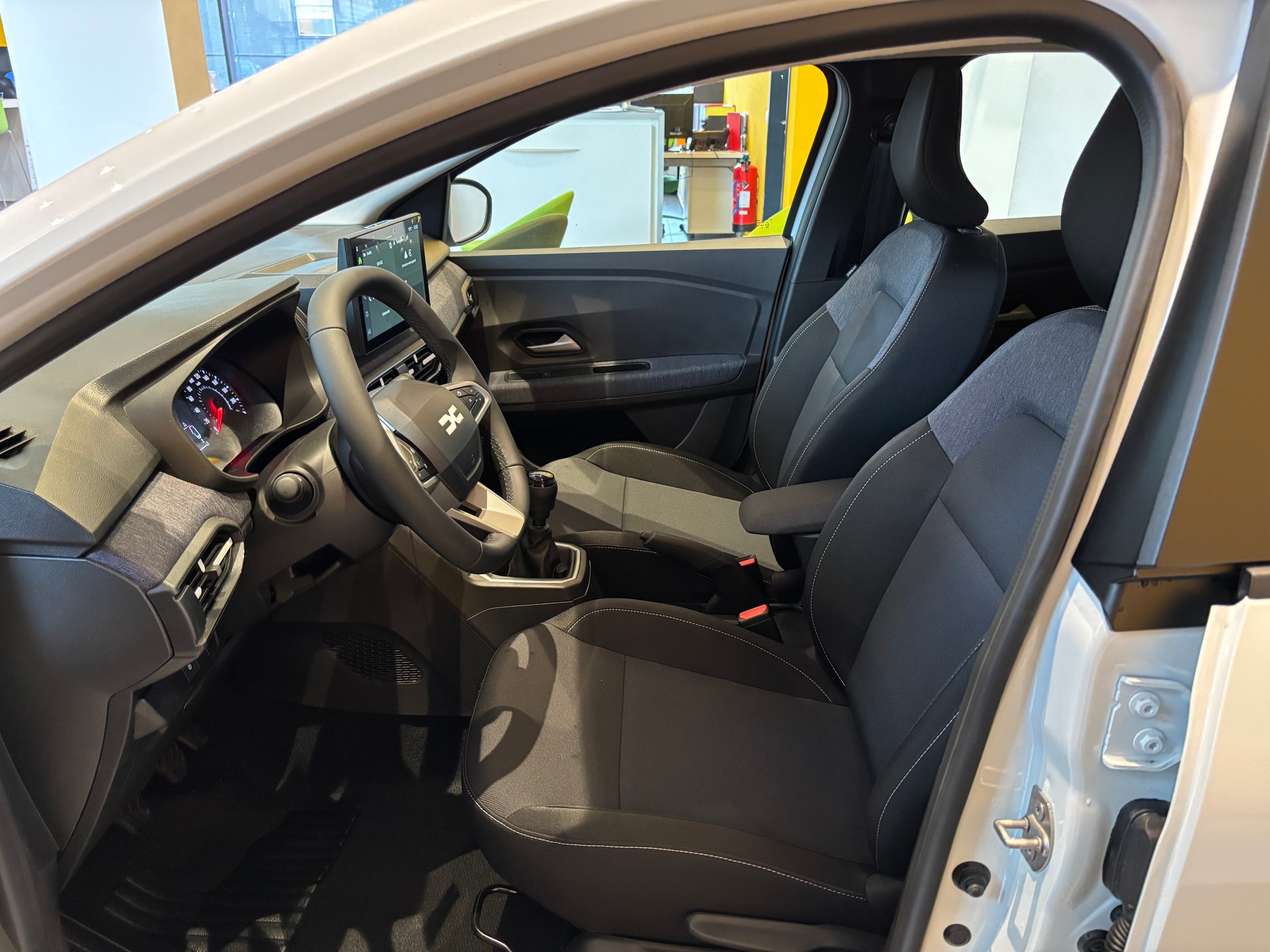 DACIA Sandero TCe 100 Expression-image-8
