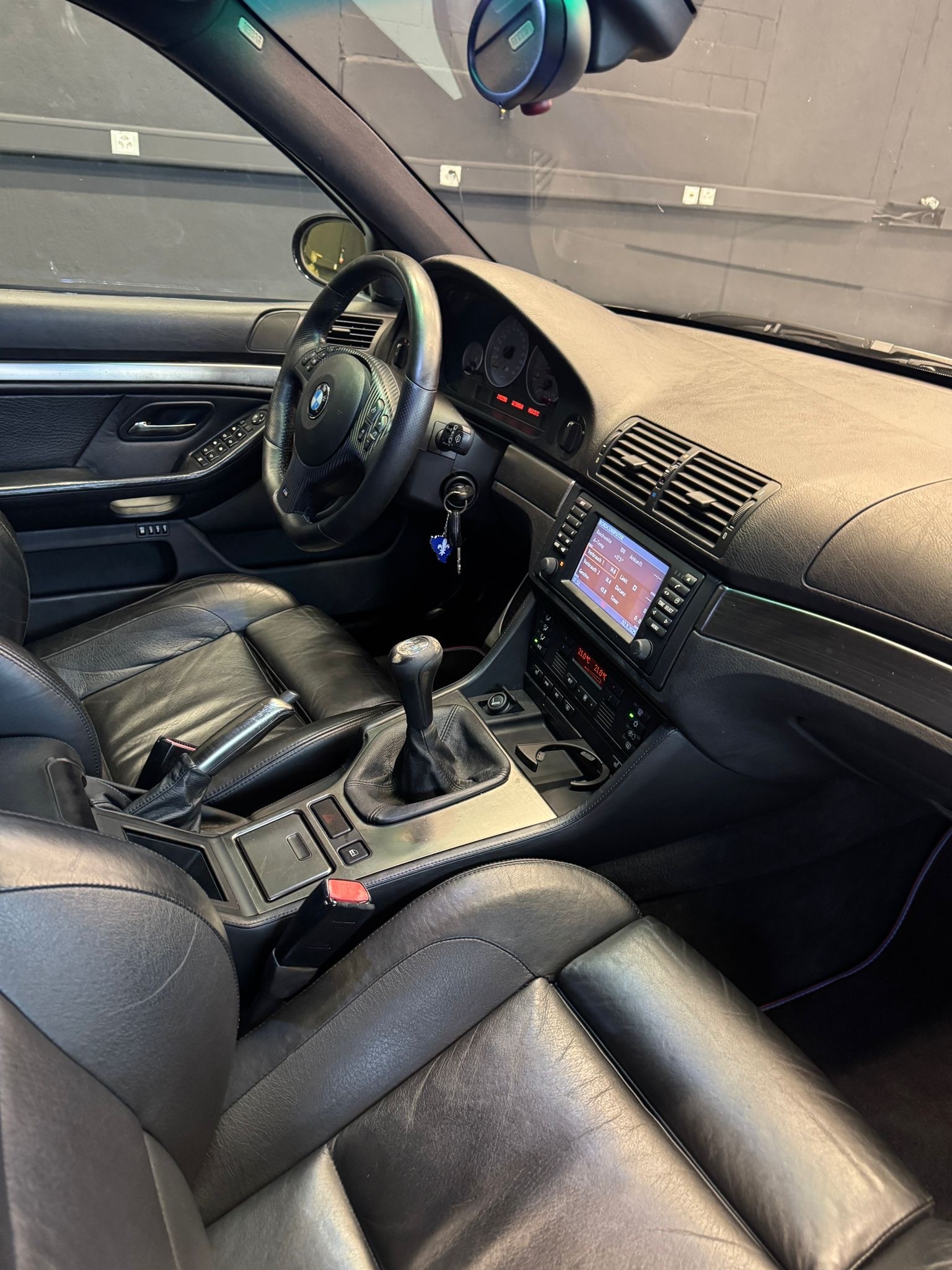BMW M5-image-6