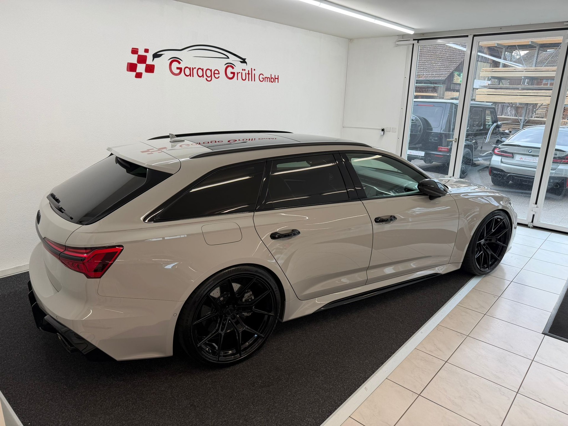 AUDI RS6 Avant 4.0 TFSI V8 quattro Porsche Kreidegrau-image-4