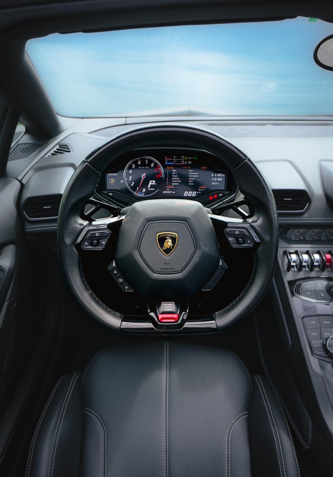 LAMBORGHINI LP610 Spyder-image-2