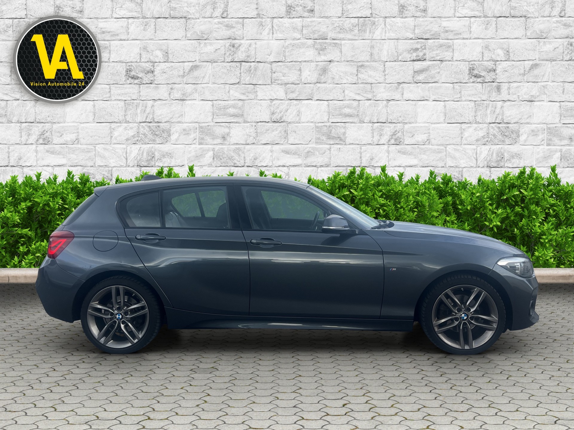 BMW 120d xDrive Edition M Sport Steptronic-image-4