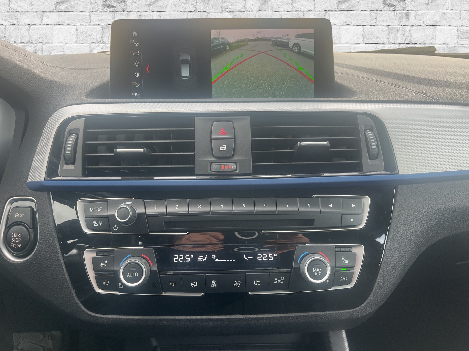 BMW 120d xDrive Edition M Sport Steptronic-image-9