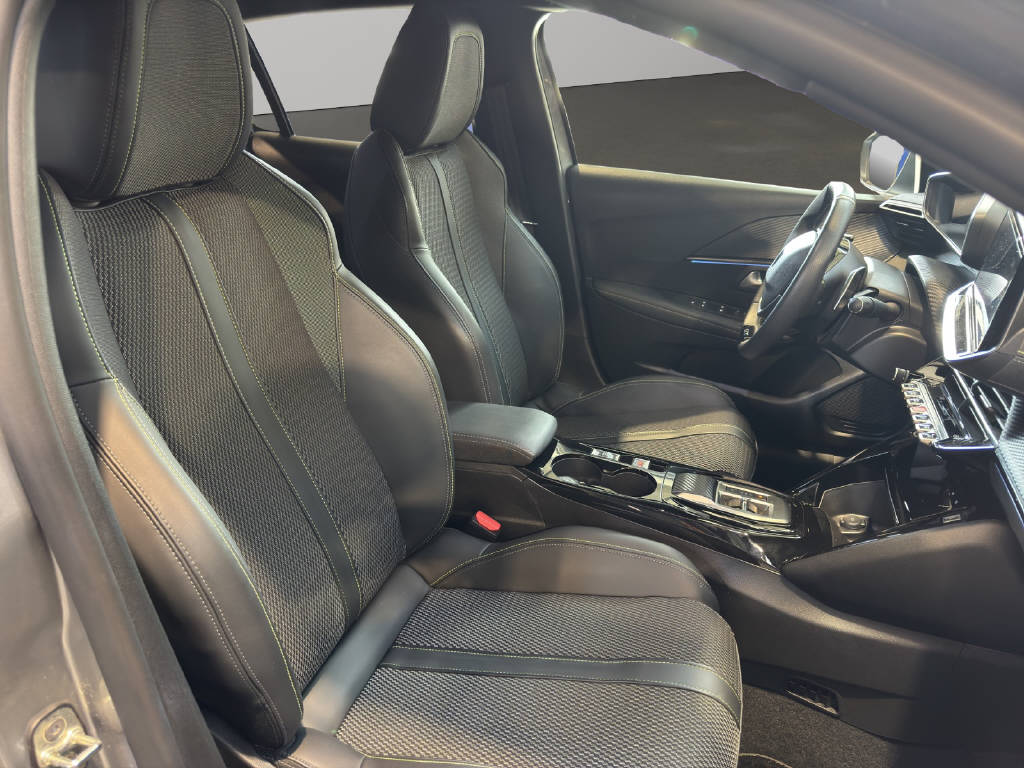 PEUGEOT 208 1.2 Hybrid 145 GT-image-10