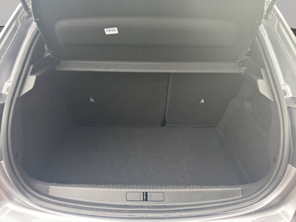 PEUGEOT 208 1.2 Hybrid 145 GT-image-12