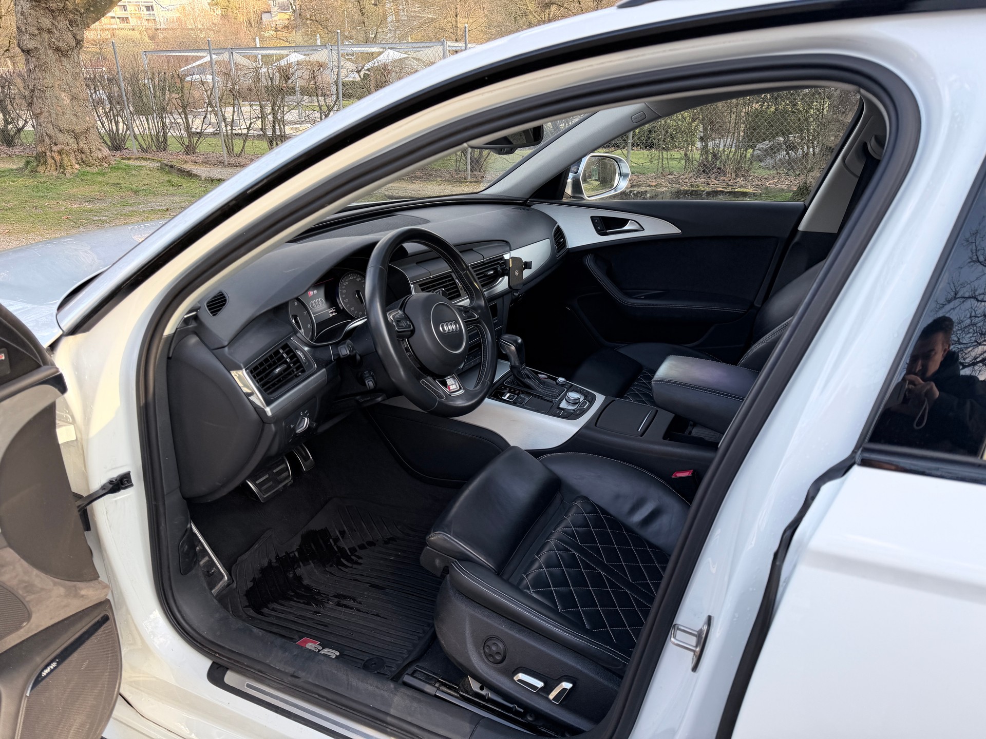 AUDI S6 Avant 4.0 TFSI V8 quattro S-tronic-image-5