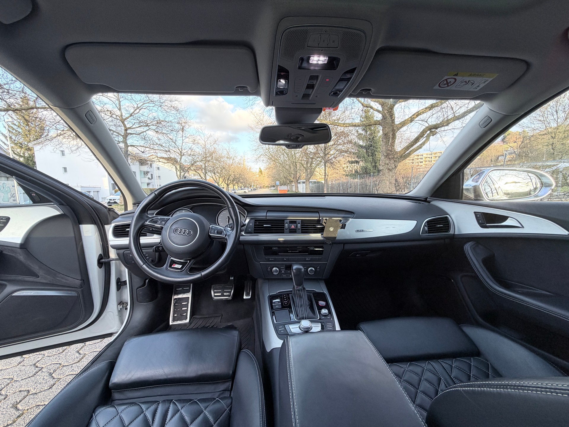 AUDI S6 Avant 4.0 TFSI V8 quattro S-tronic-image-15