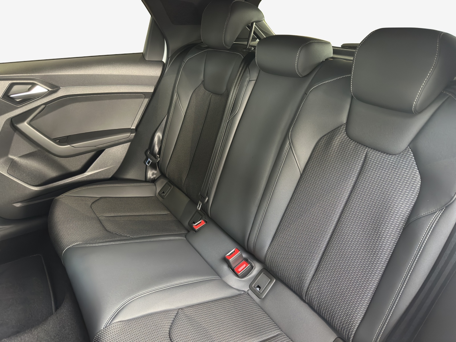 AUDI A1 Sportback 30 TFSI S Line Attraction S-tronic-image-11