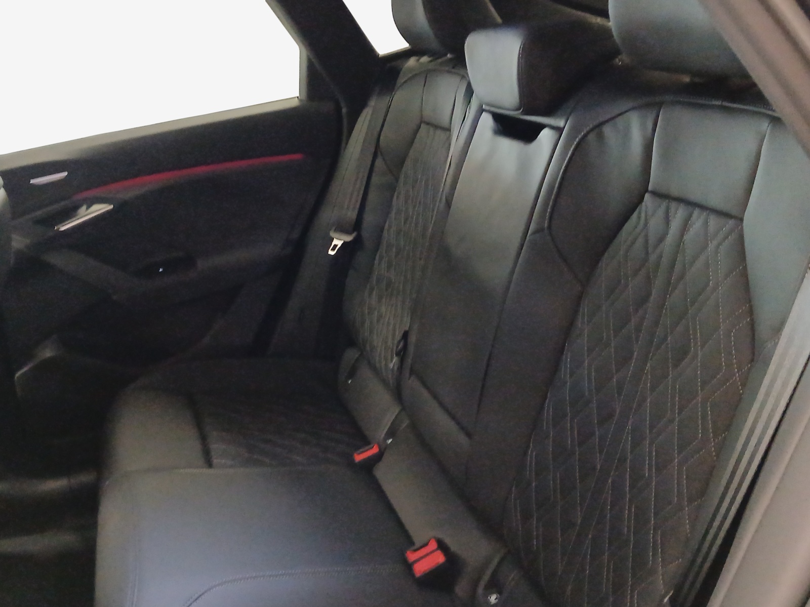 AUDI Q6 Sportback e-tron quattro-image-11