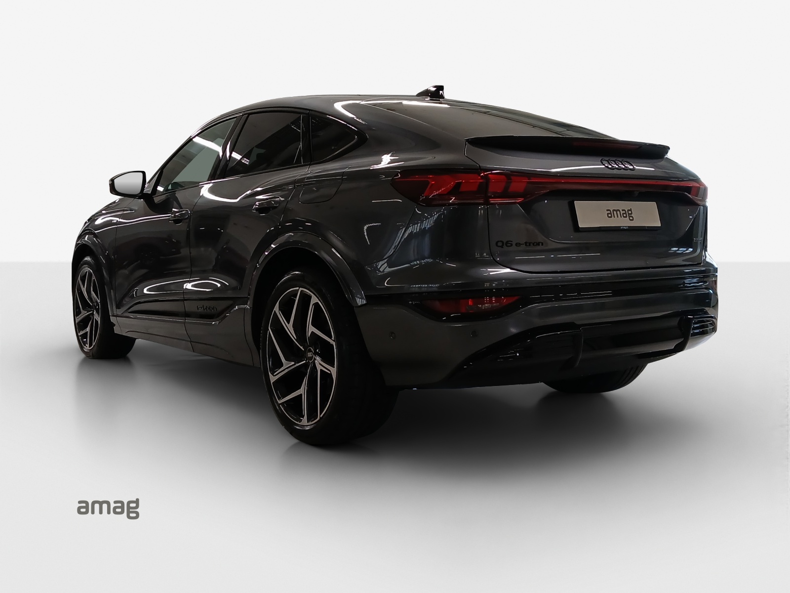 AUDI Q6 Sportback e-tron quattro-image-2