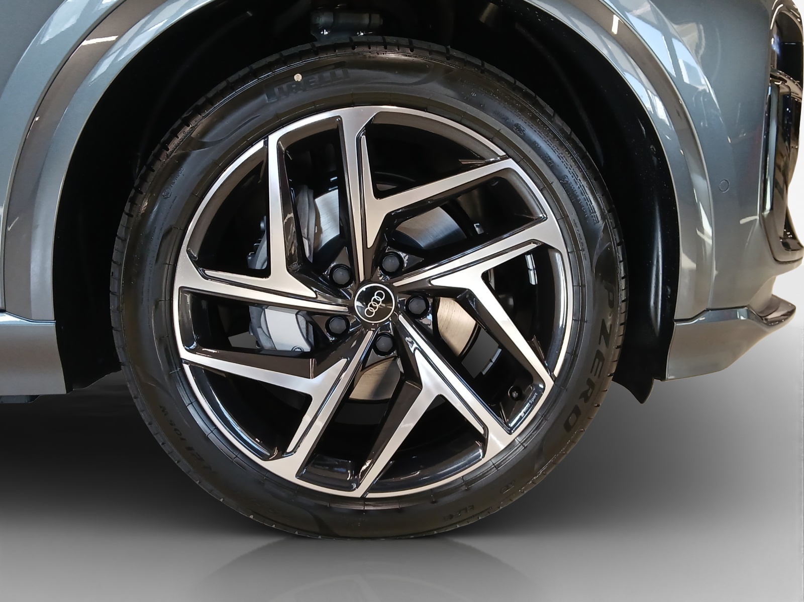 AUDI Q6 Sportback e-tron quattro-image-14