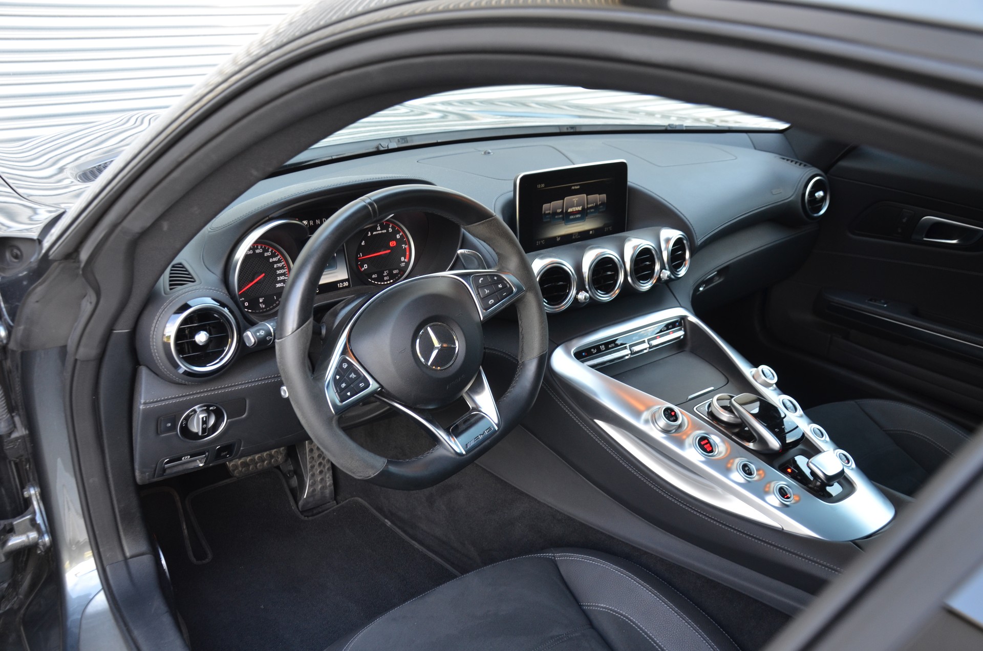 MERCEDES-BENZ AMG GT S Speedshift DCT-image-16