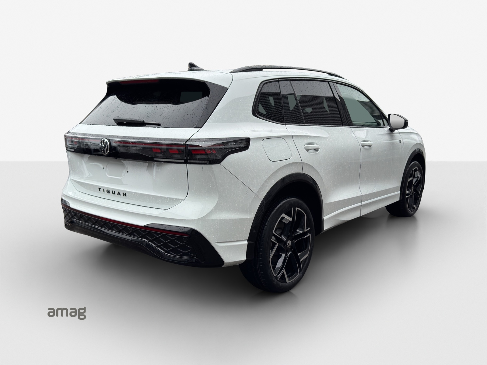 VW Tiguan 2.0 TSI DSG R-Line 4Motion-image-4