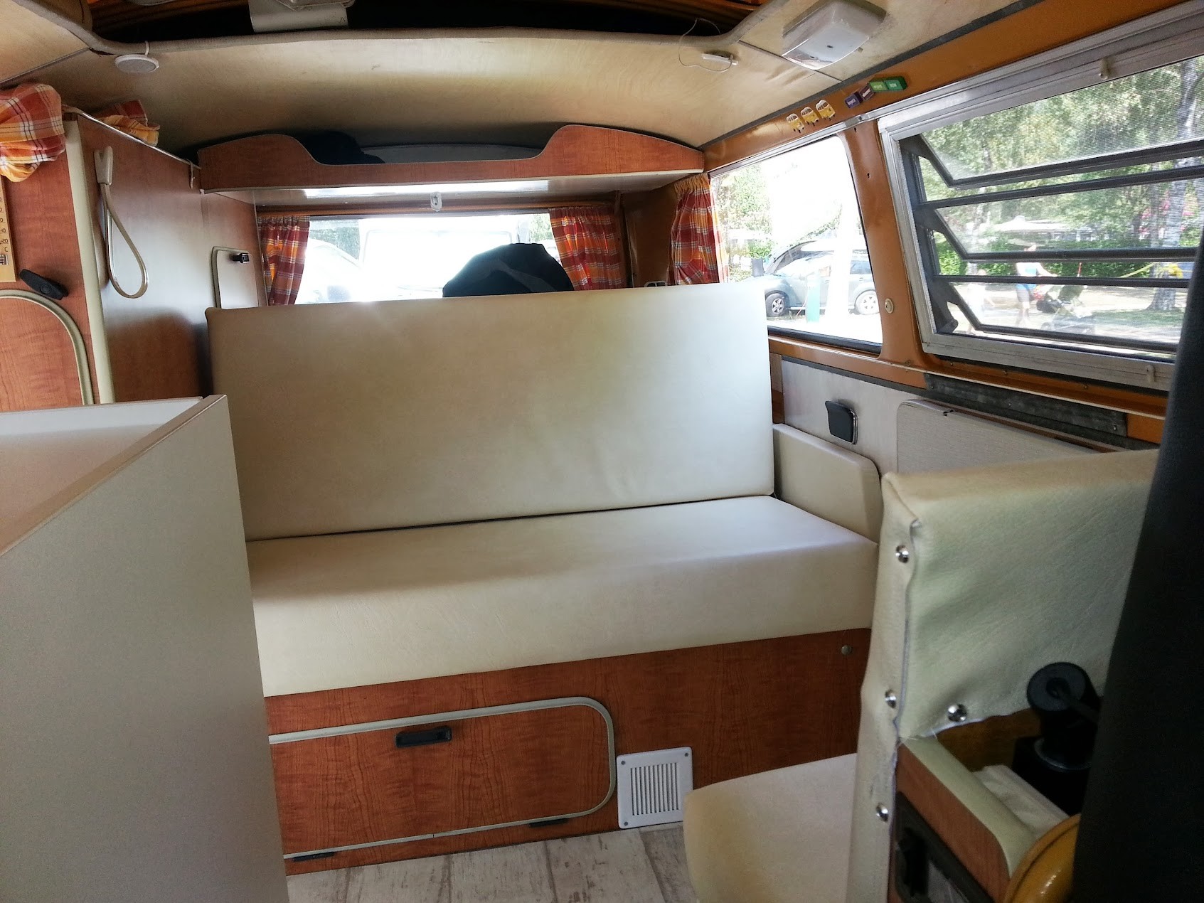 VW Bus T2a, Westfalia-image-4