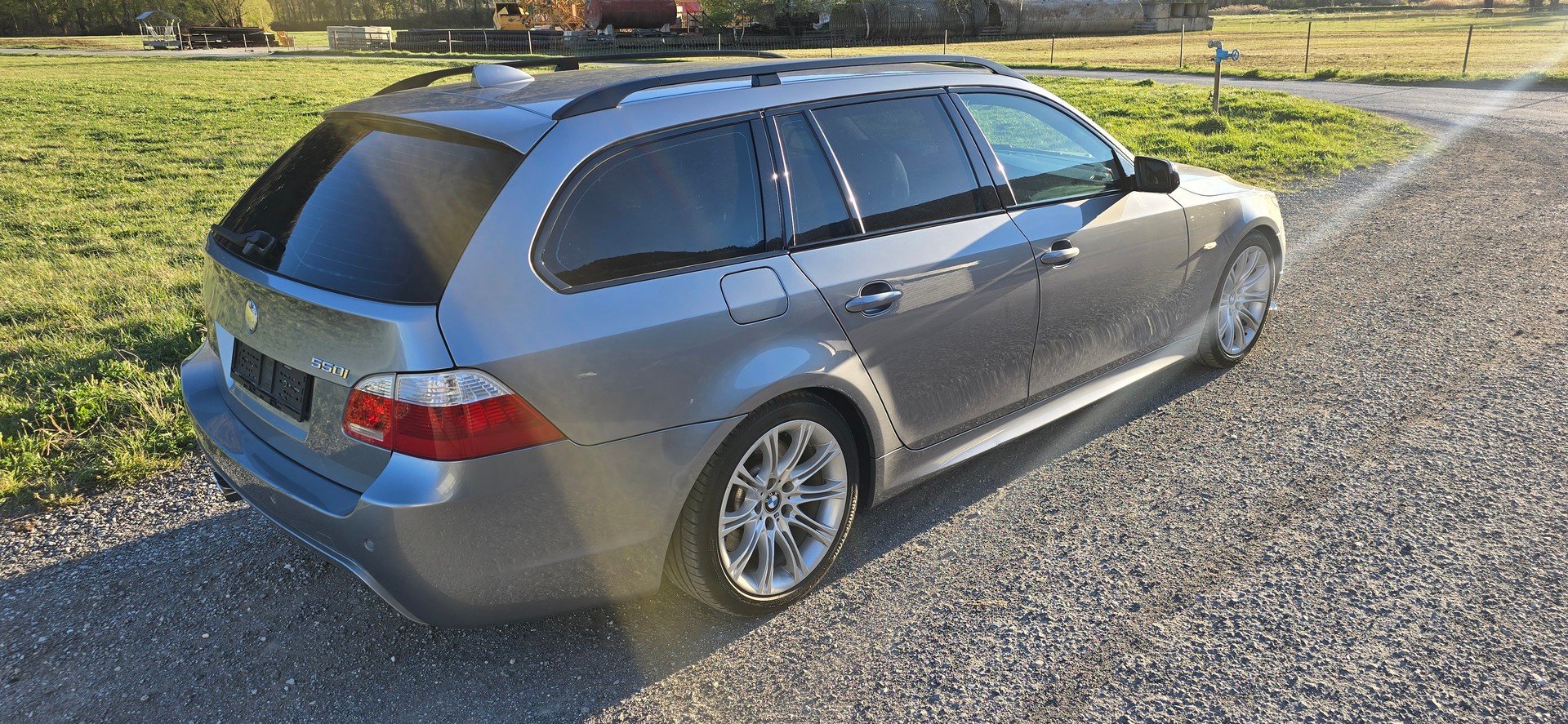 BMW 550i Touring-image-2