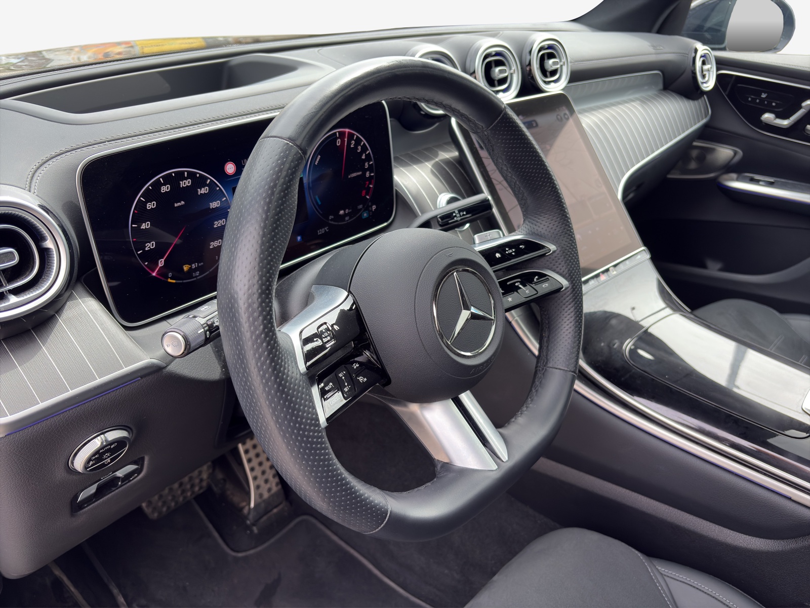 MERCEDES-BENZ GLC 300 e 4Matic 9G-Tronic-image-9