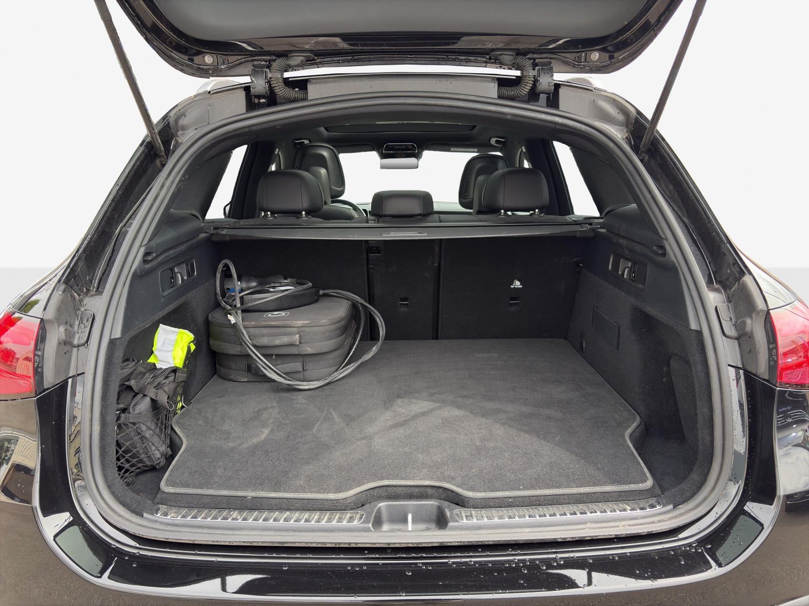 MERCEDES-BENZ GLC 300 e 4Matic 9G-Tronic-image-12