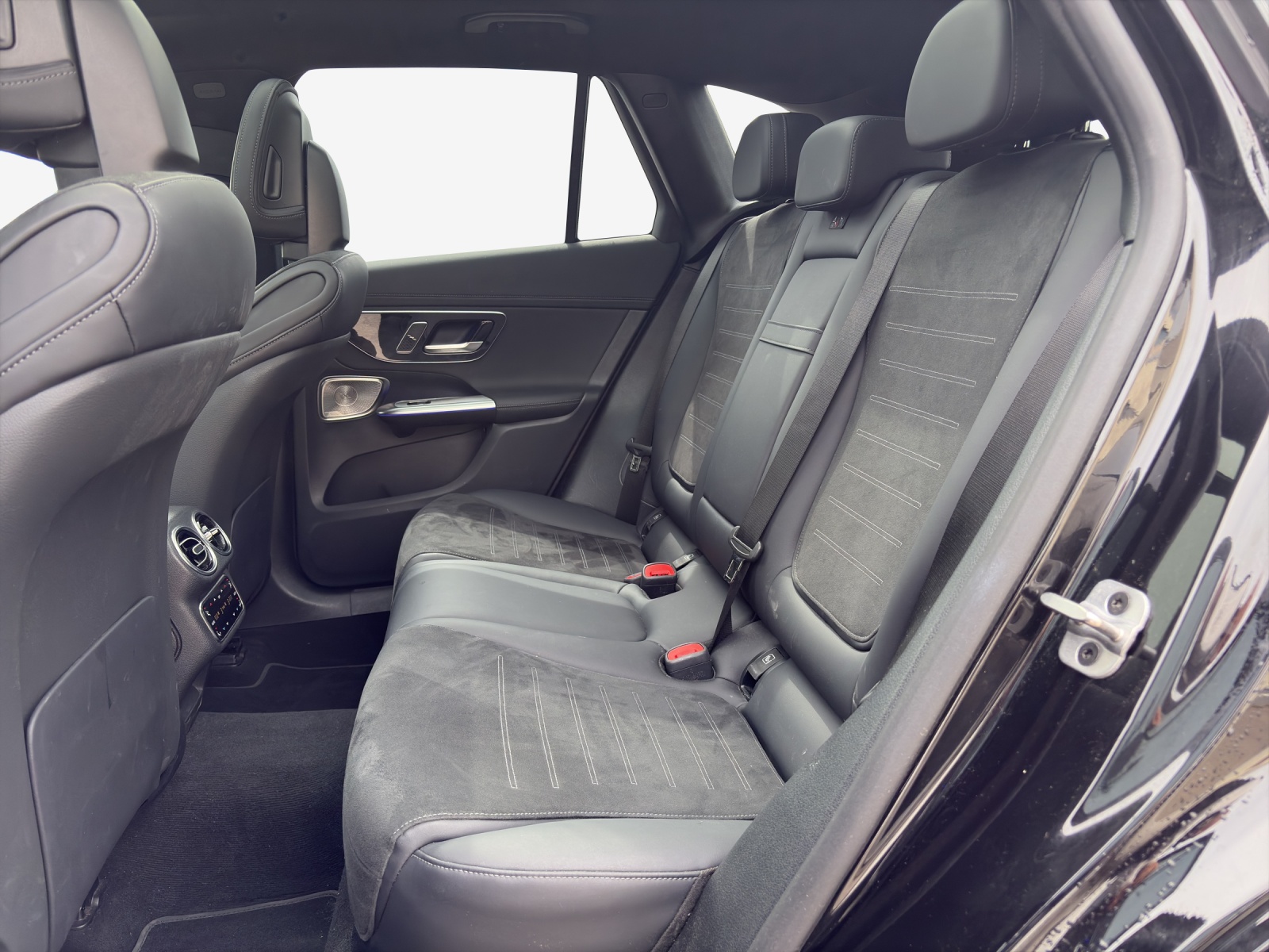 MERCEDES-BENZ GLC 300 e 4Matic 9G-Tronic-image-11
