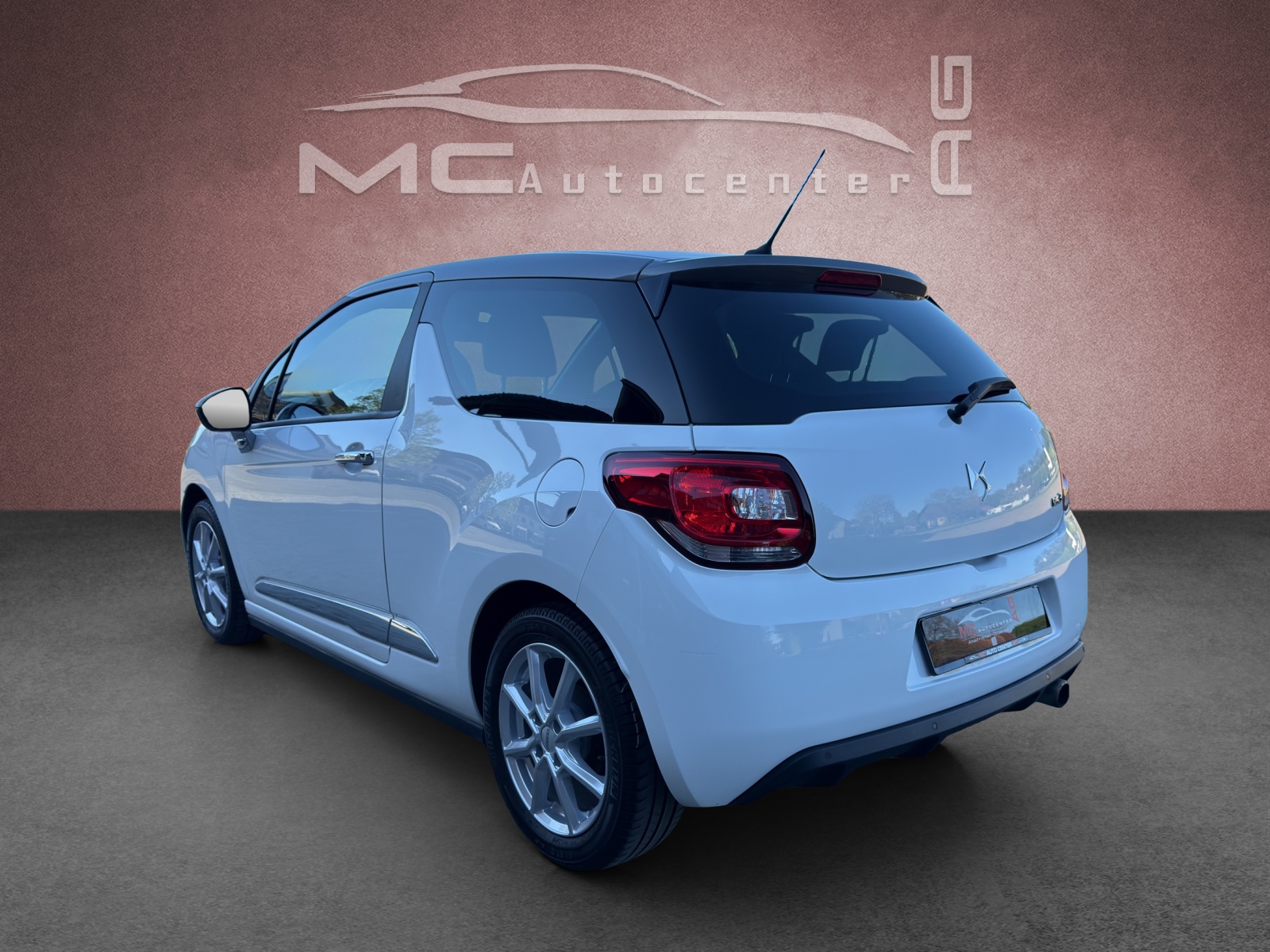 DS AUTOMOBILES DS3 1.2 VTi Eye Tech-image-2