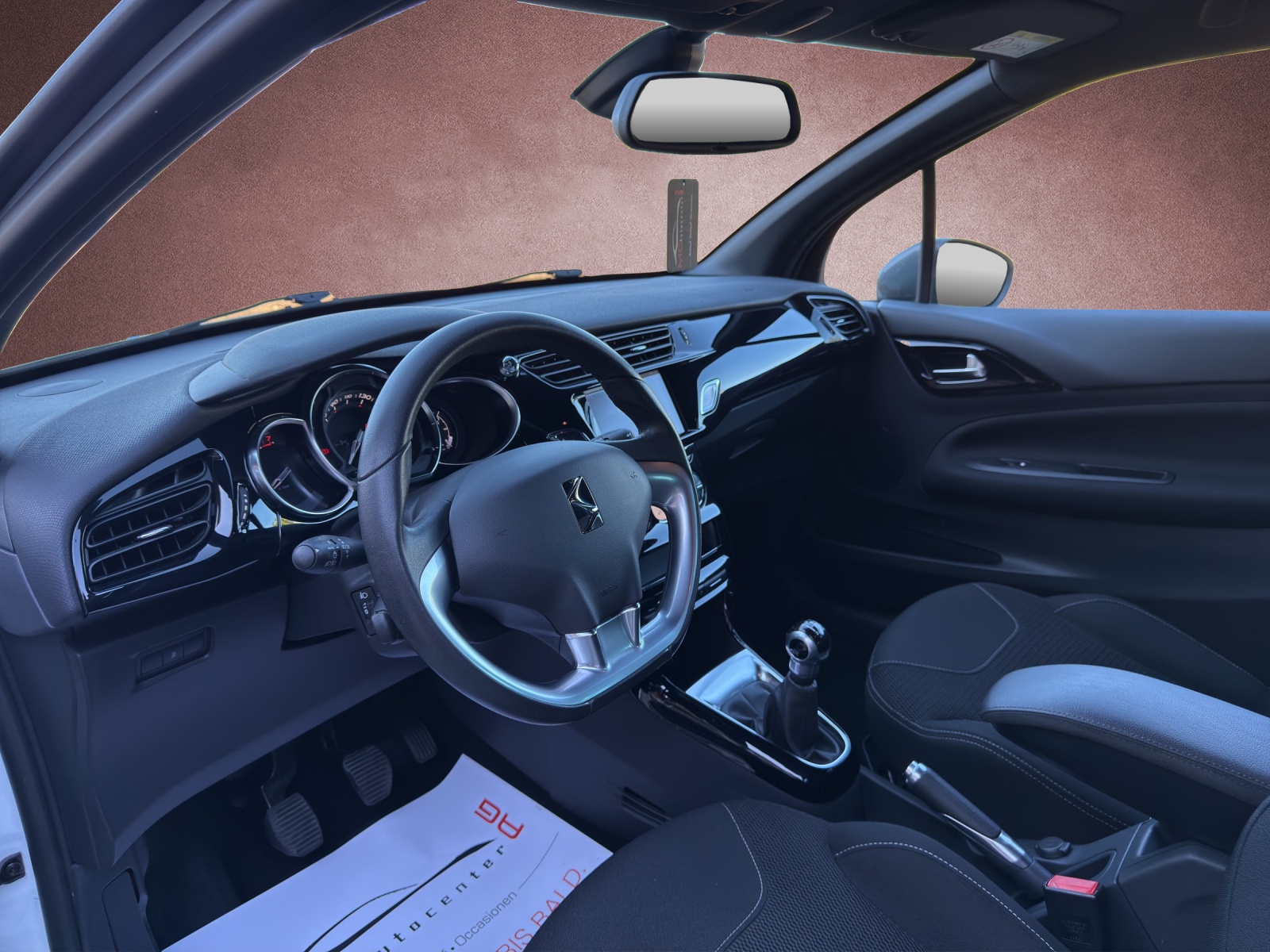 DS AUTOMOBILES DS3 1.2 VTi Eye Tech-image-6