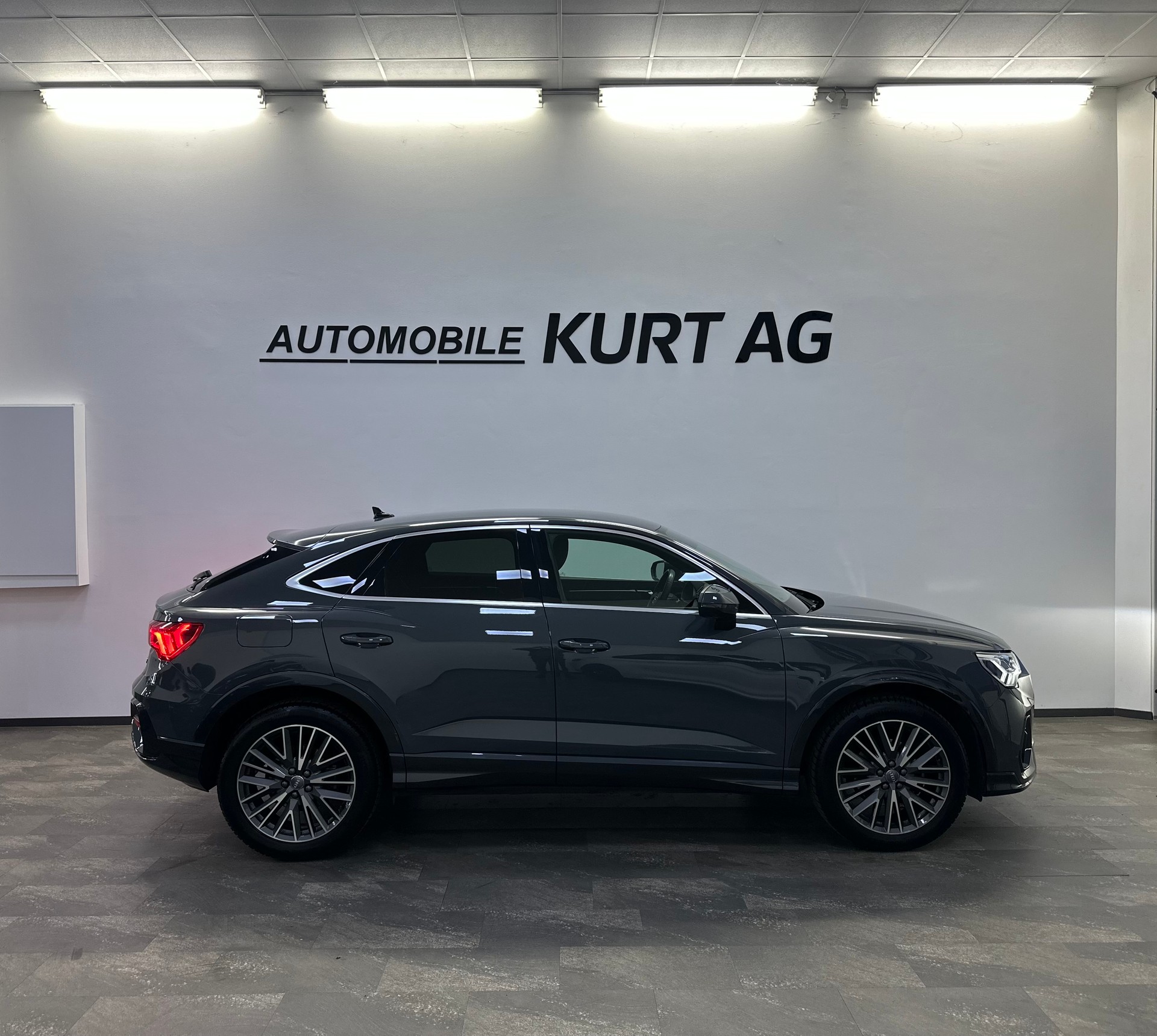 AUDI Q3 Sportback 35 TFSI S line S-tronic-image-7