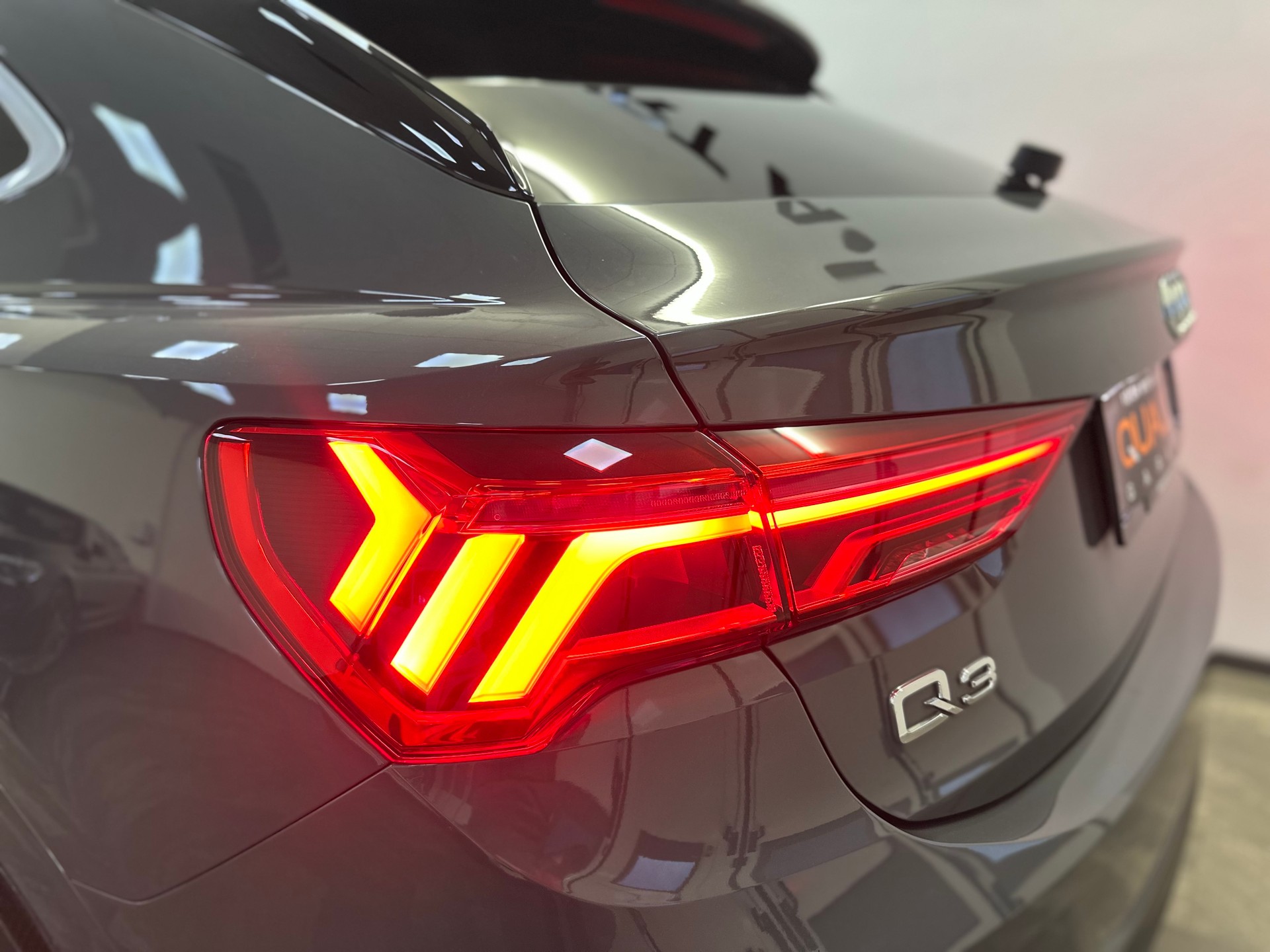 AUDI Q3 Sportback 35 TFSI S line S-tronic-image-4