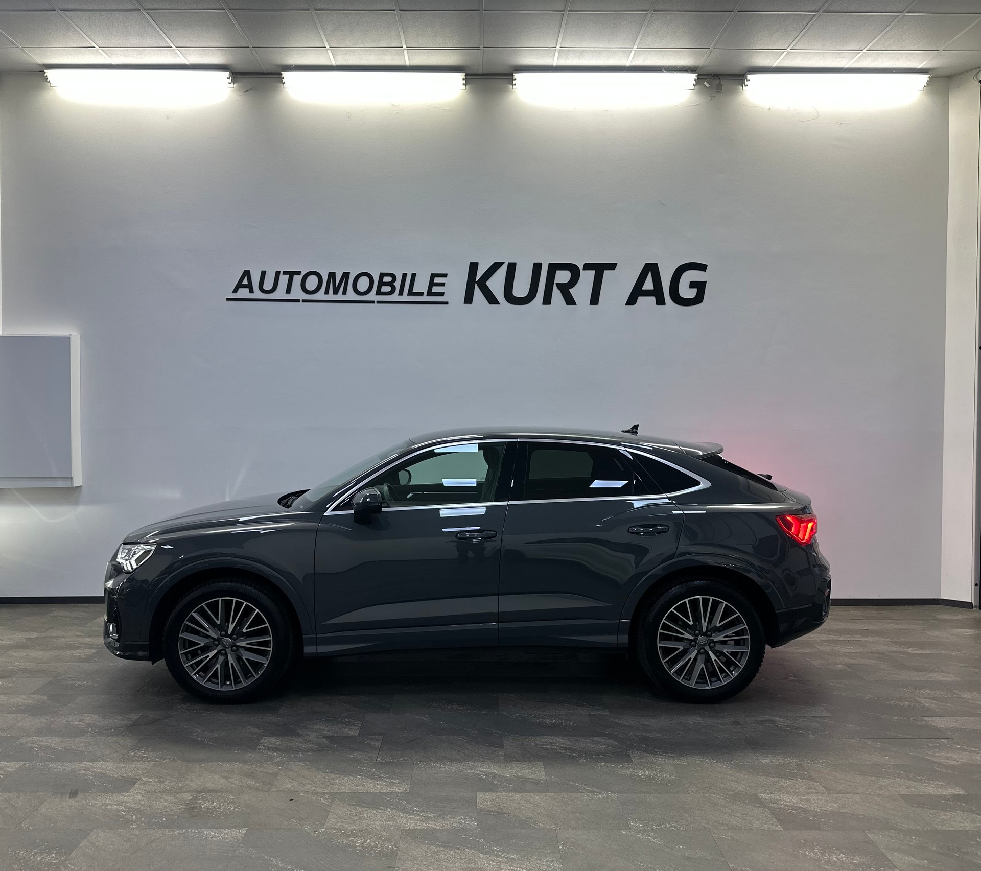 AUDI Q3 Sportback 35 TFSI S line S-tronic-image-2