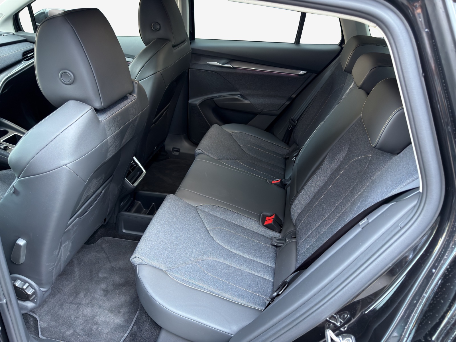 SKODA Elroq 85x 4x4-image-11