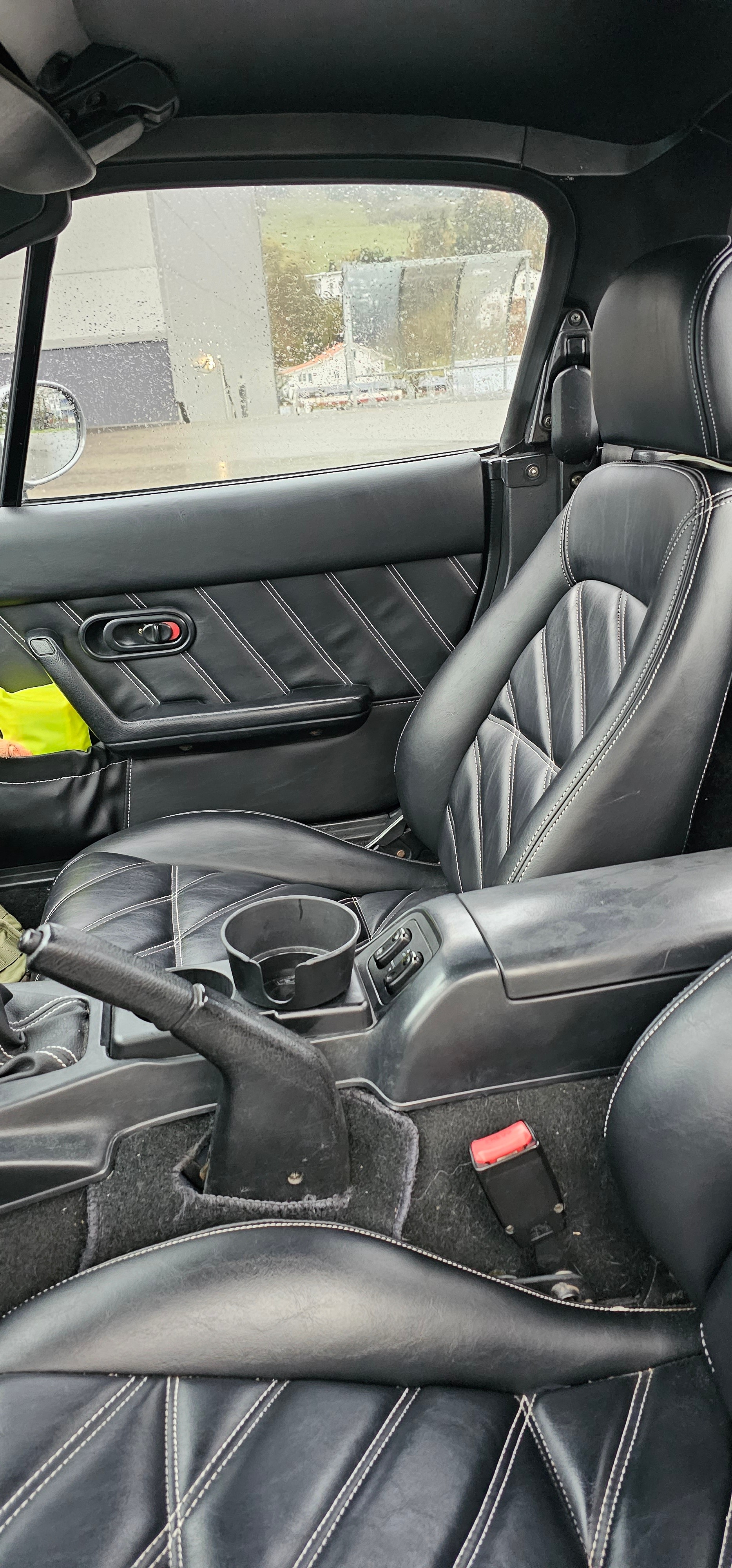 MAZDA MX-5 1.6i-16-image-3