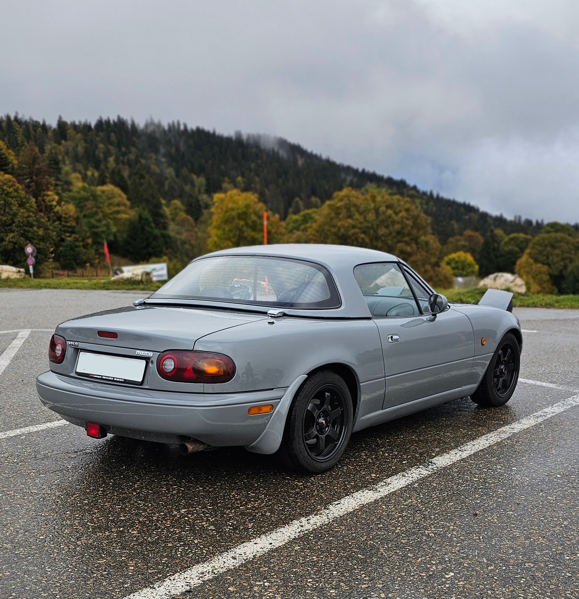 MAZDA MX-5 1.6i-16-image-1