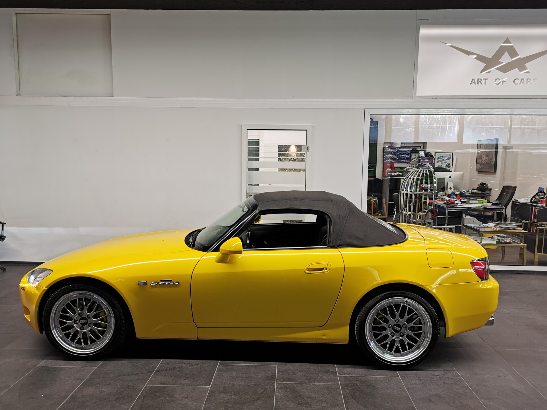HONDA S2000 1-Hand-image-6
