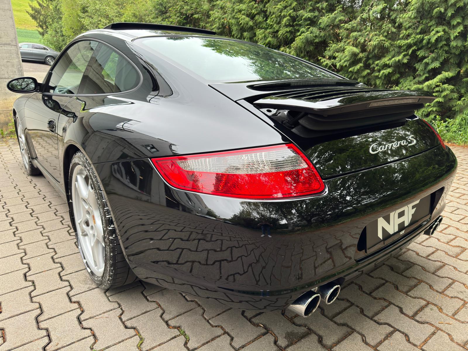 PORSCHE 911 Carrera S-image-3