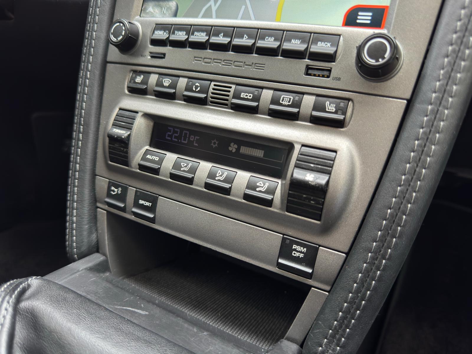 PORSCHE 911 Carrera S-image-23