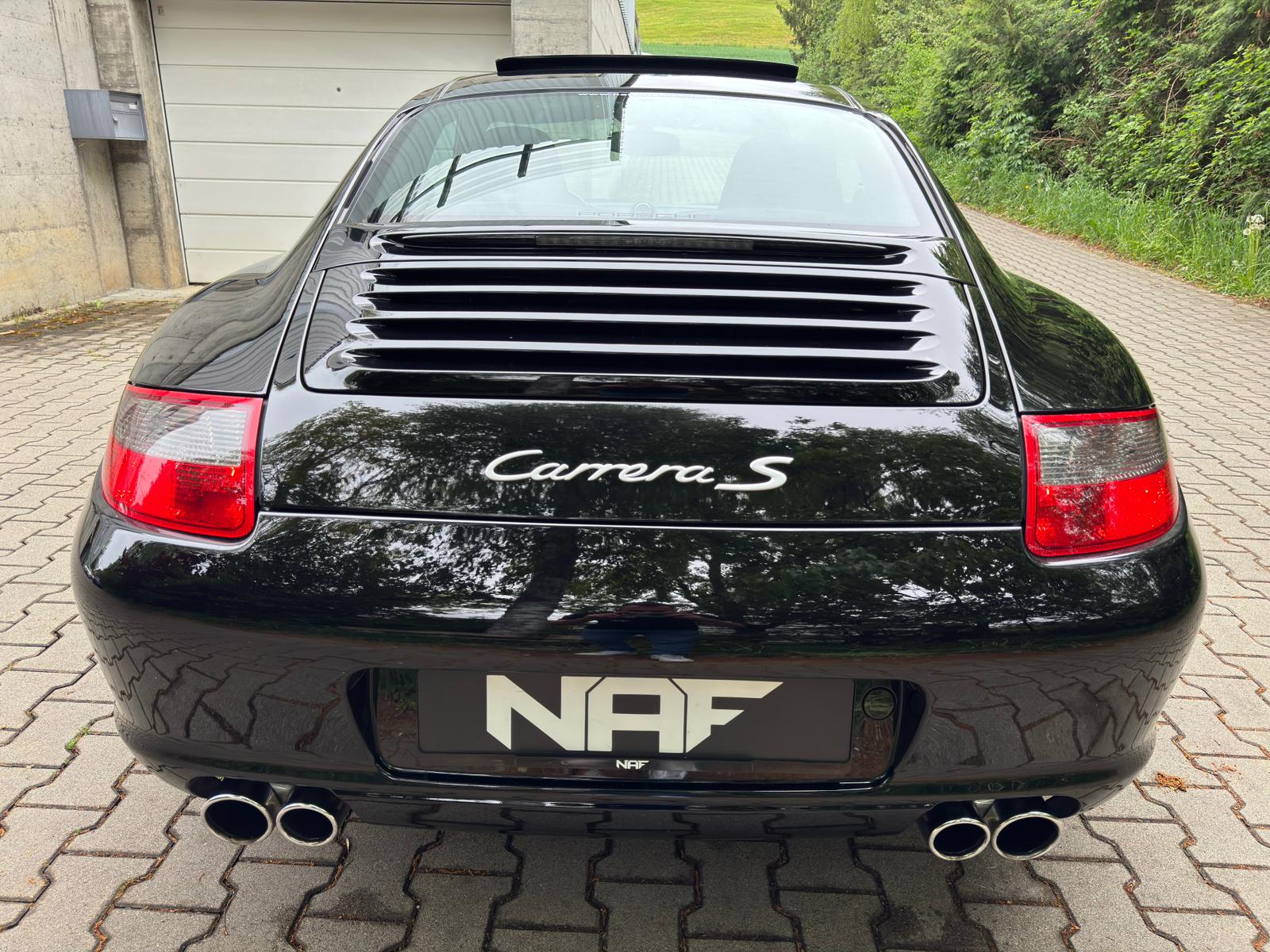 PORSCHE 911 Carrera S-image-4