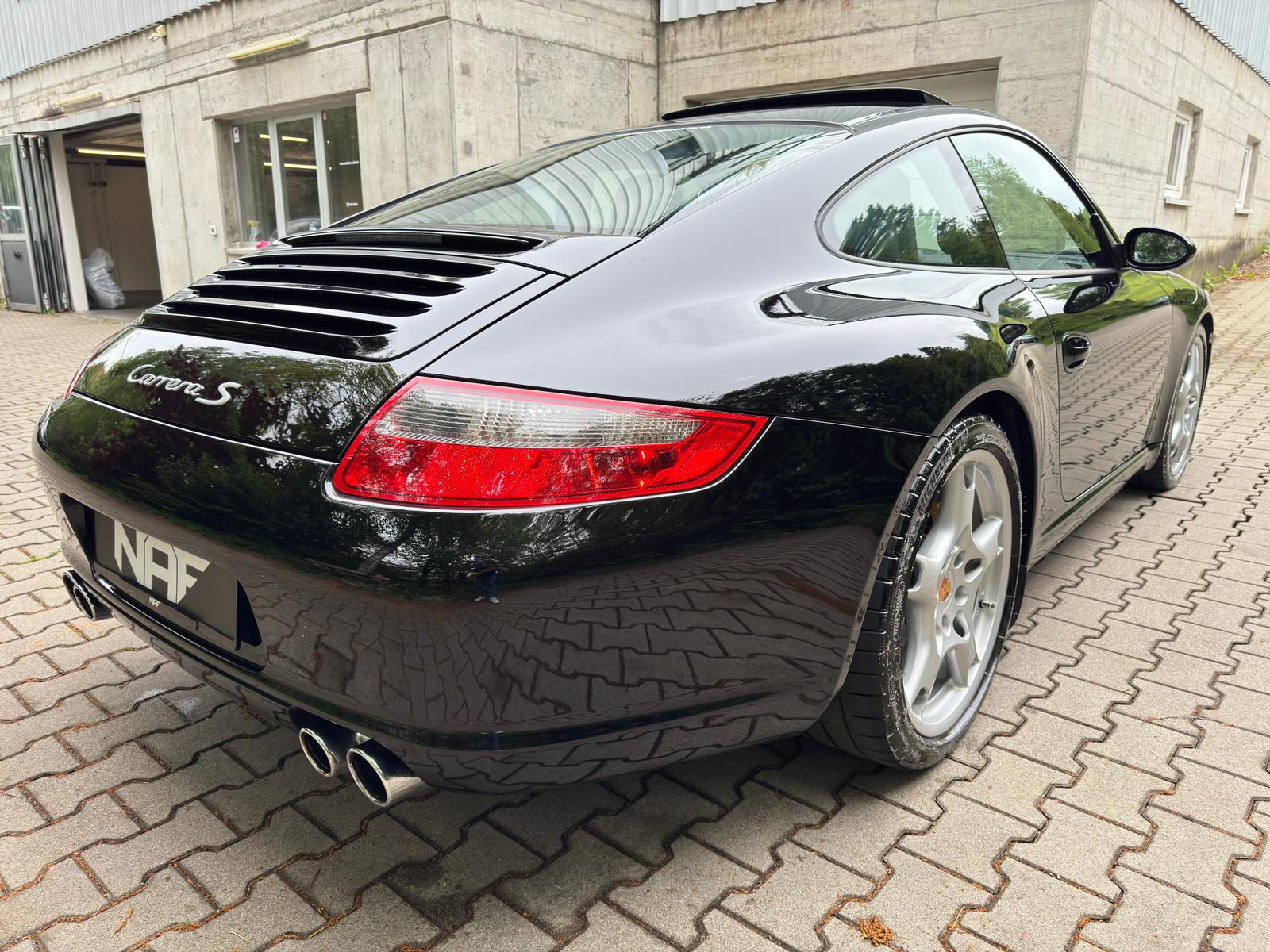 PORSCHE 911 Carrera S-image-5