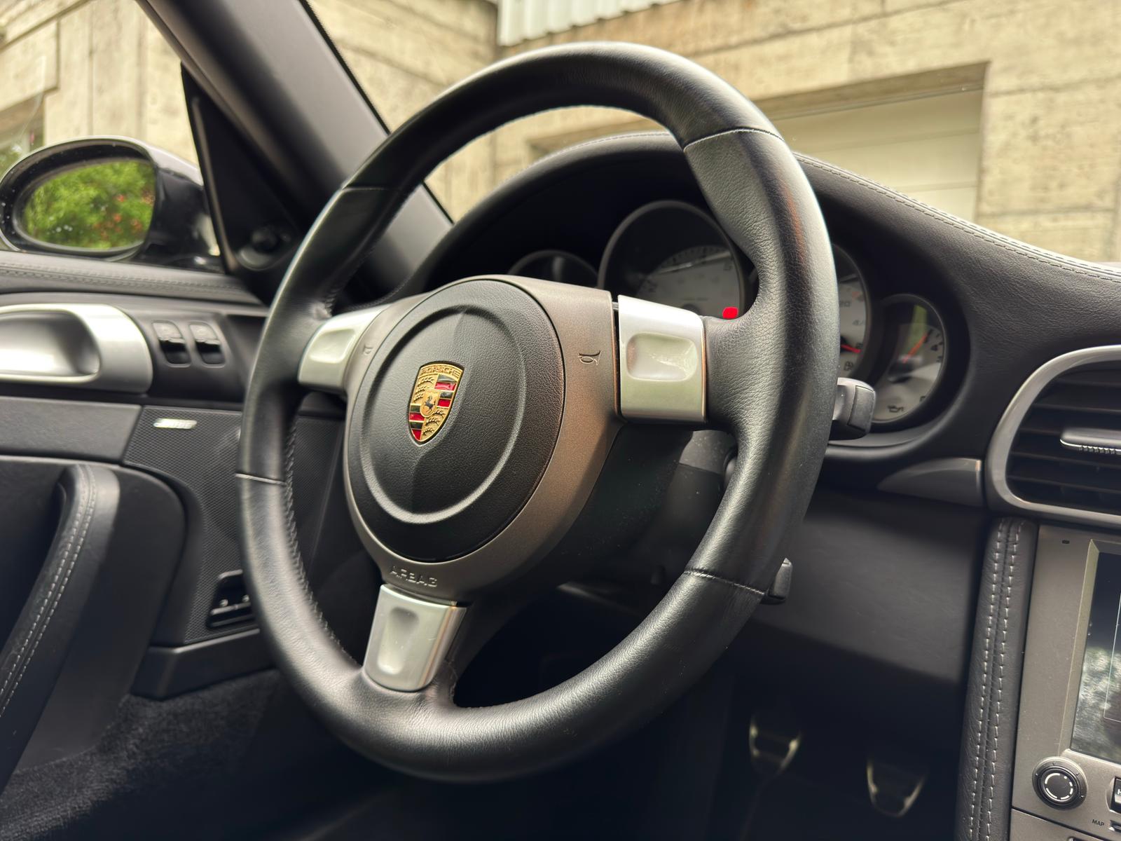 PORSCHE 911 Carrera S-image-24