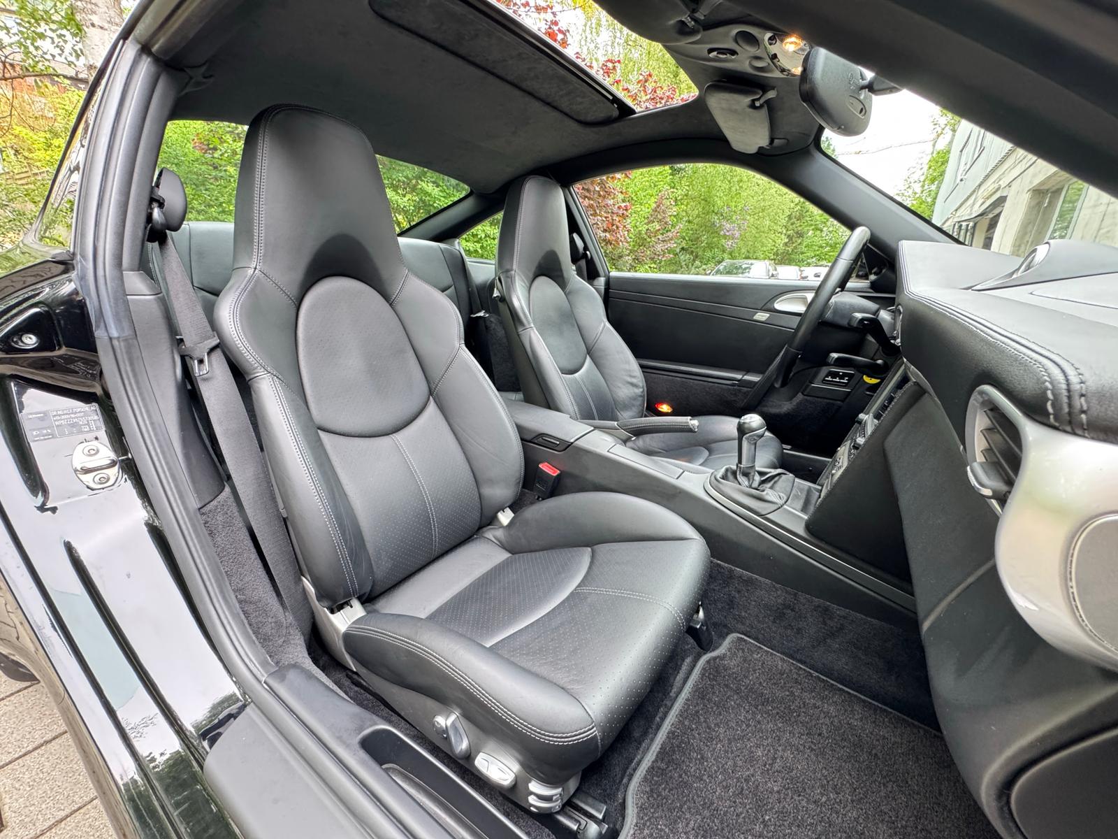 PORSCHE 911 Carrera S-image-17