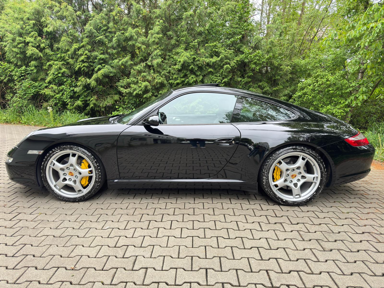 PORSCHE 911 Carrera S-image-1