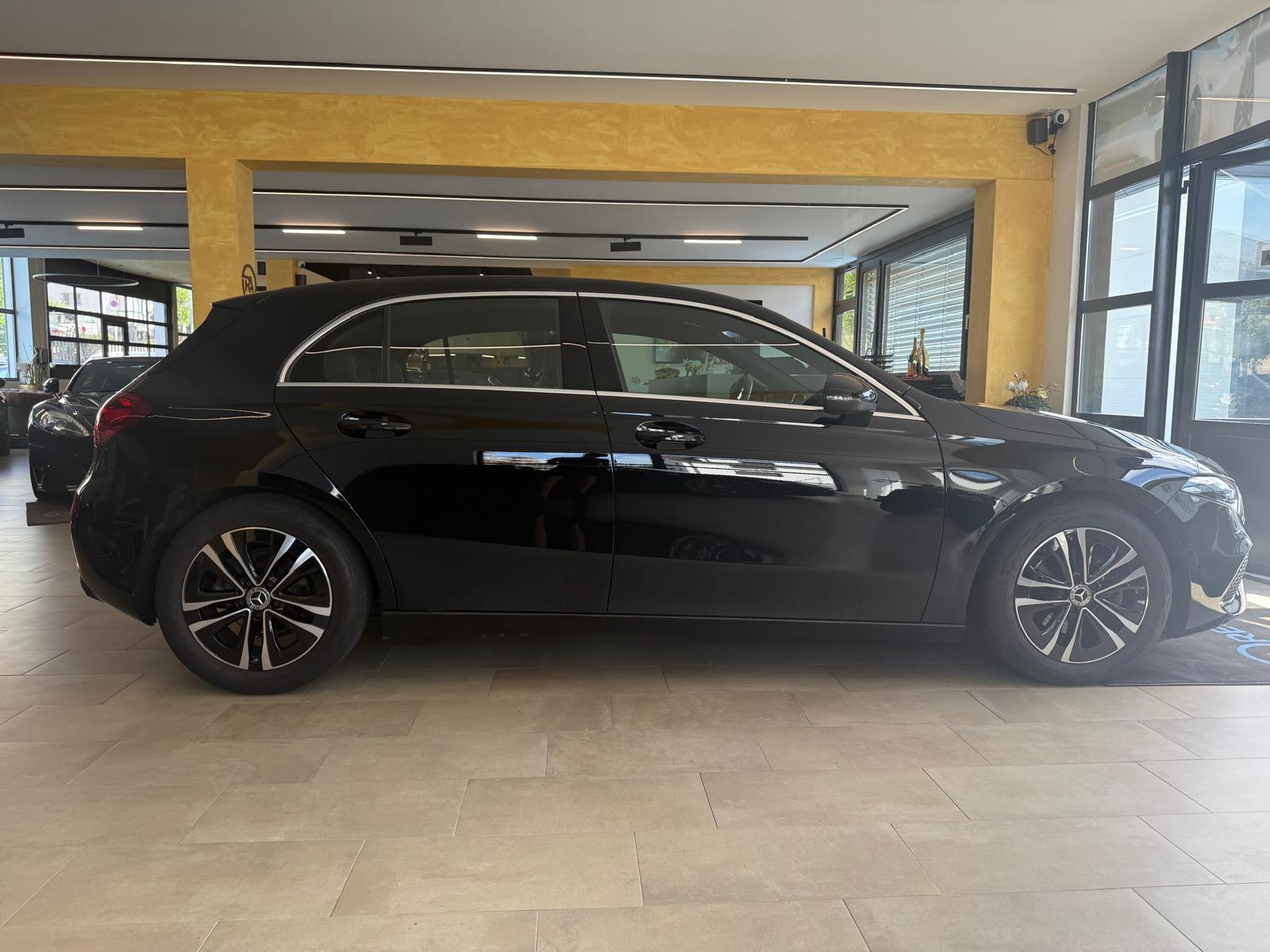 MERCEDES-BENZ A 200 MHEV PROGRESSIVE DCT-image-1