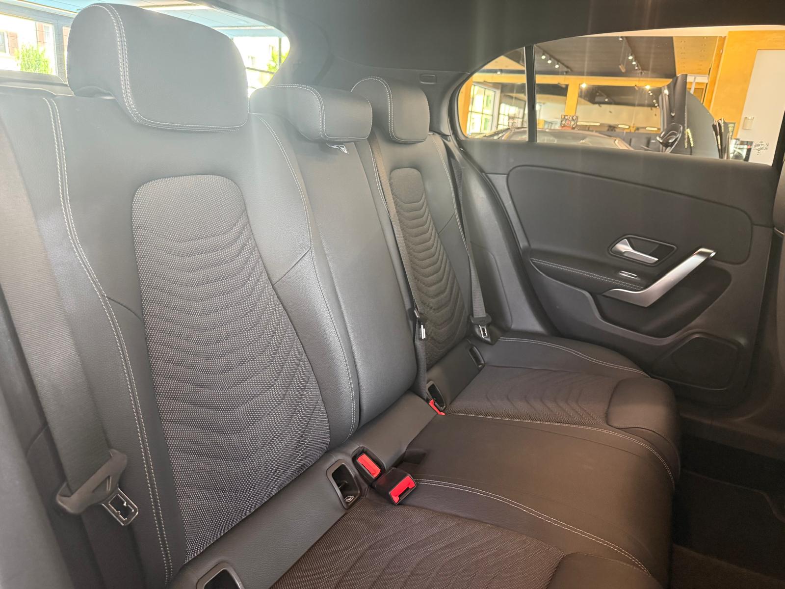 MERCEDES-BENZ A 200 MHEV PROGRESSIVE DCT-image-19