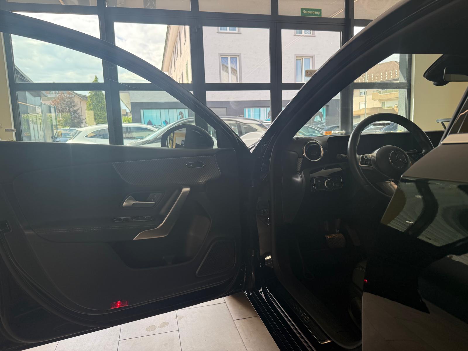 MERCEDES-BENZ A 200 MHEV PROGRESSIVE DCT-image-10