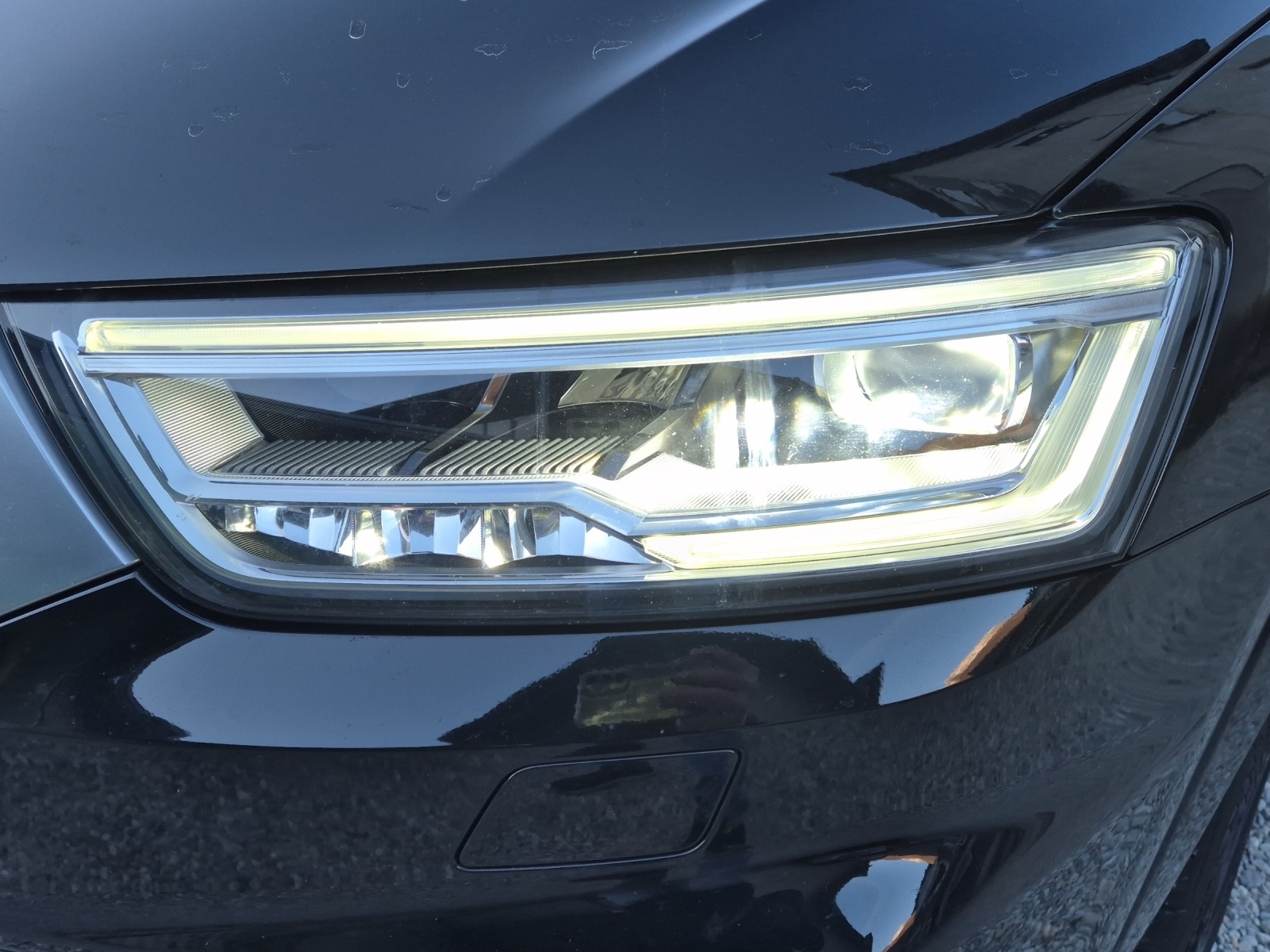 AUDI Q3 2.0 TFSI quattro S-line-image-8