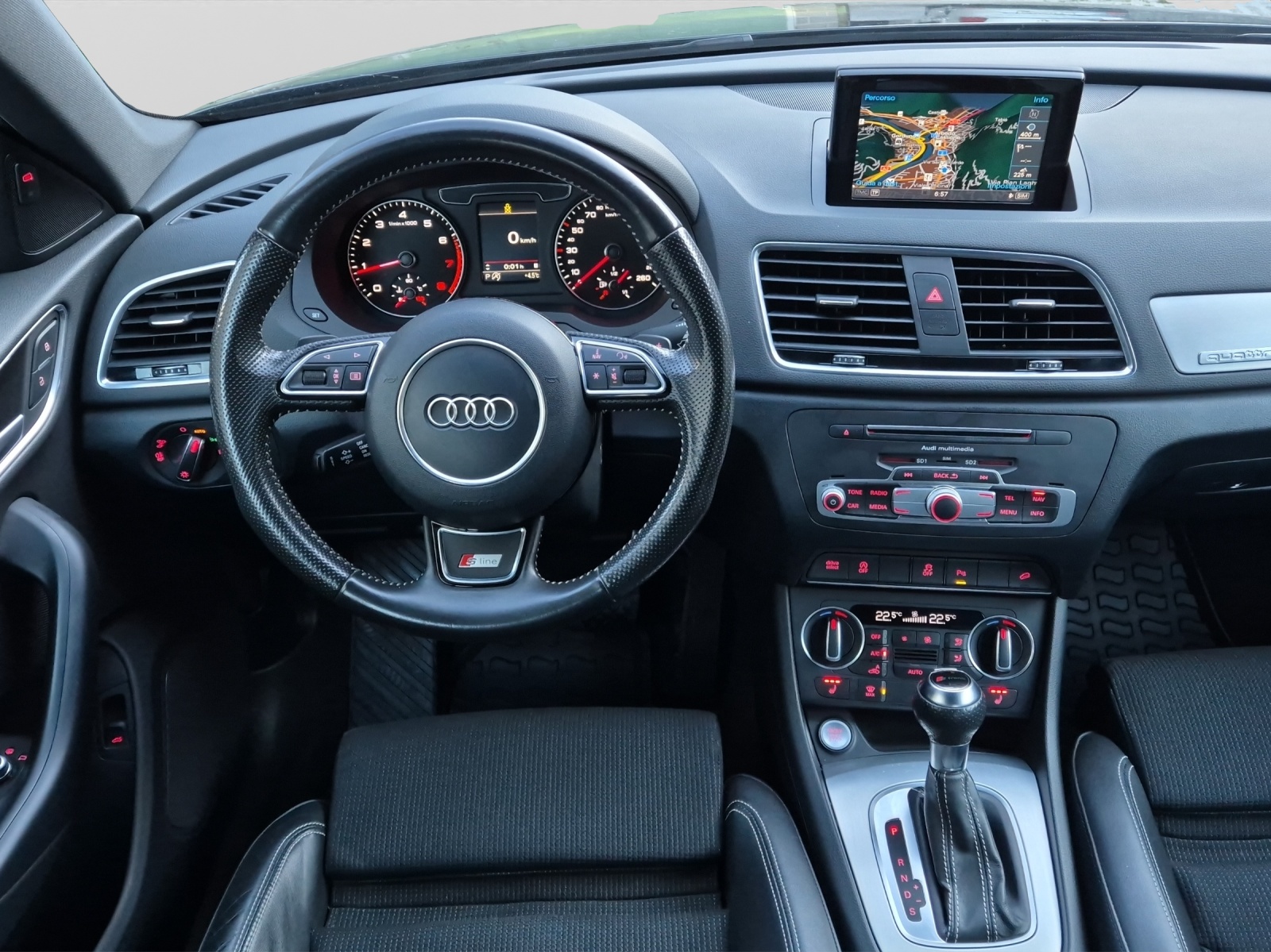 AUDI Q3 2.0 TFSI quattro S-line-image-10