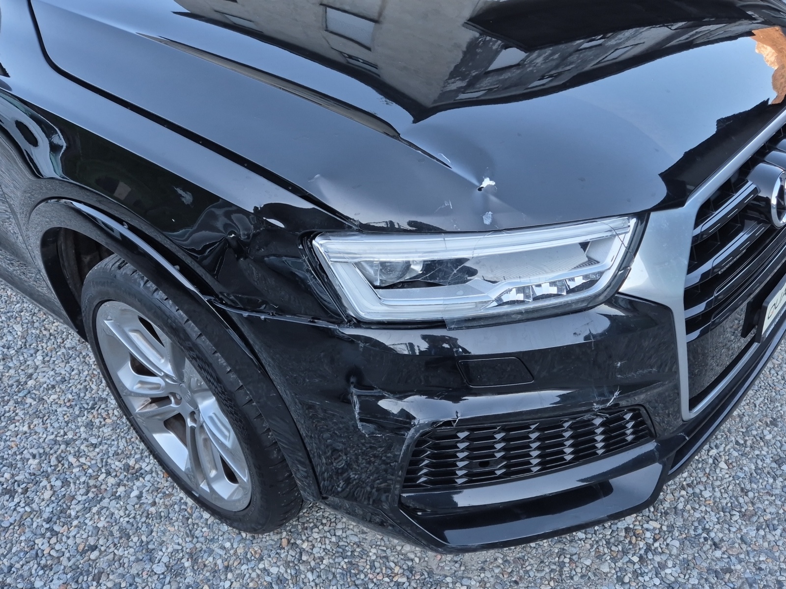 AUDI Q3 2.0 TFSI quattro S-line-image-9