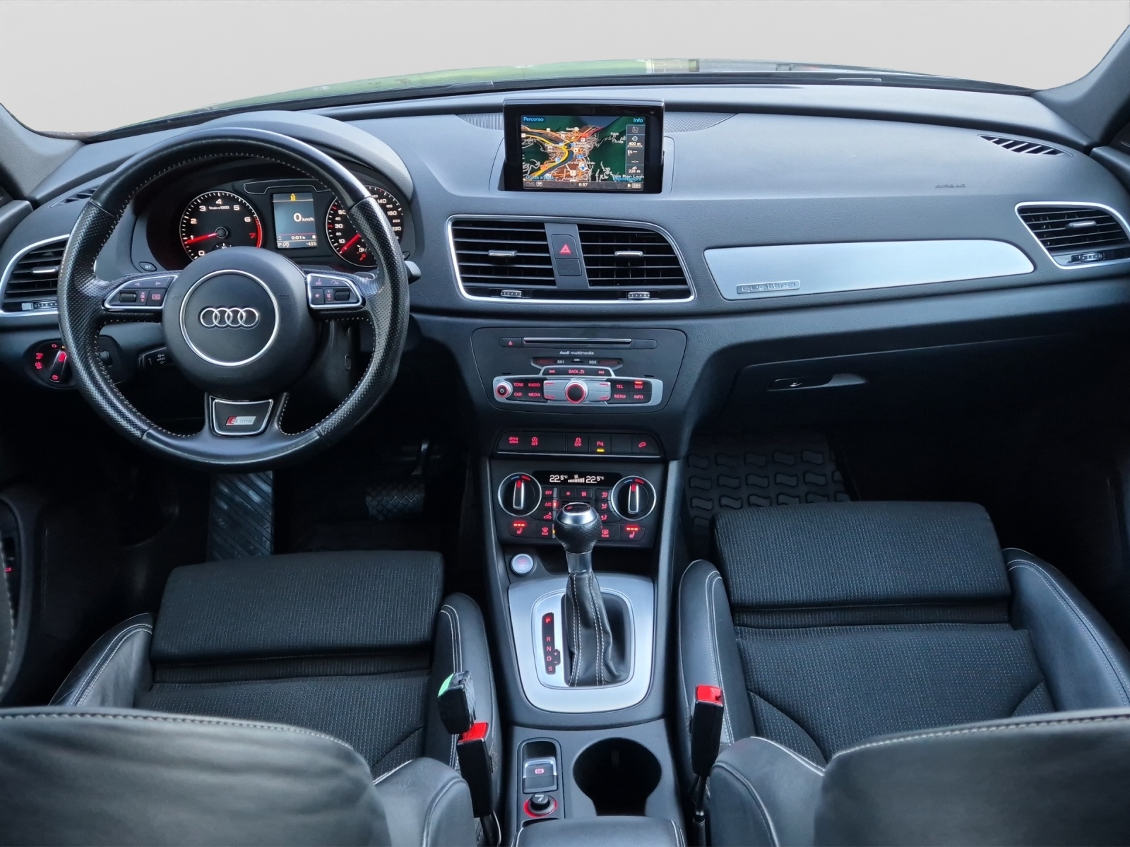 AUDI Q3 2.0 TFSI quattro S-line-image-11